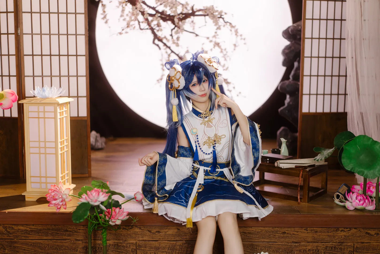 【尤诺cos】鸣潮里的国风少女，中秋满月氛围感拉满 - 第 4 张