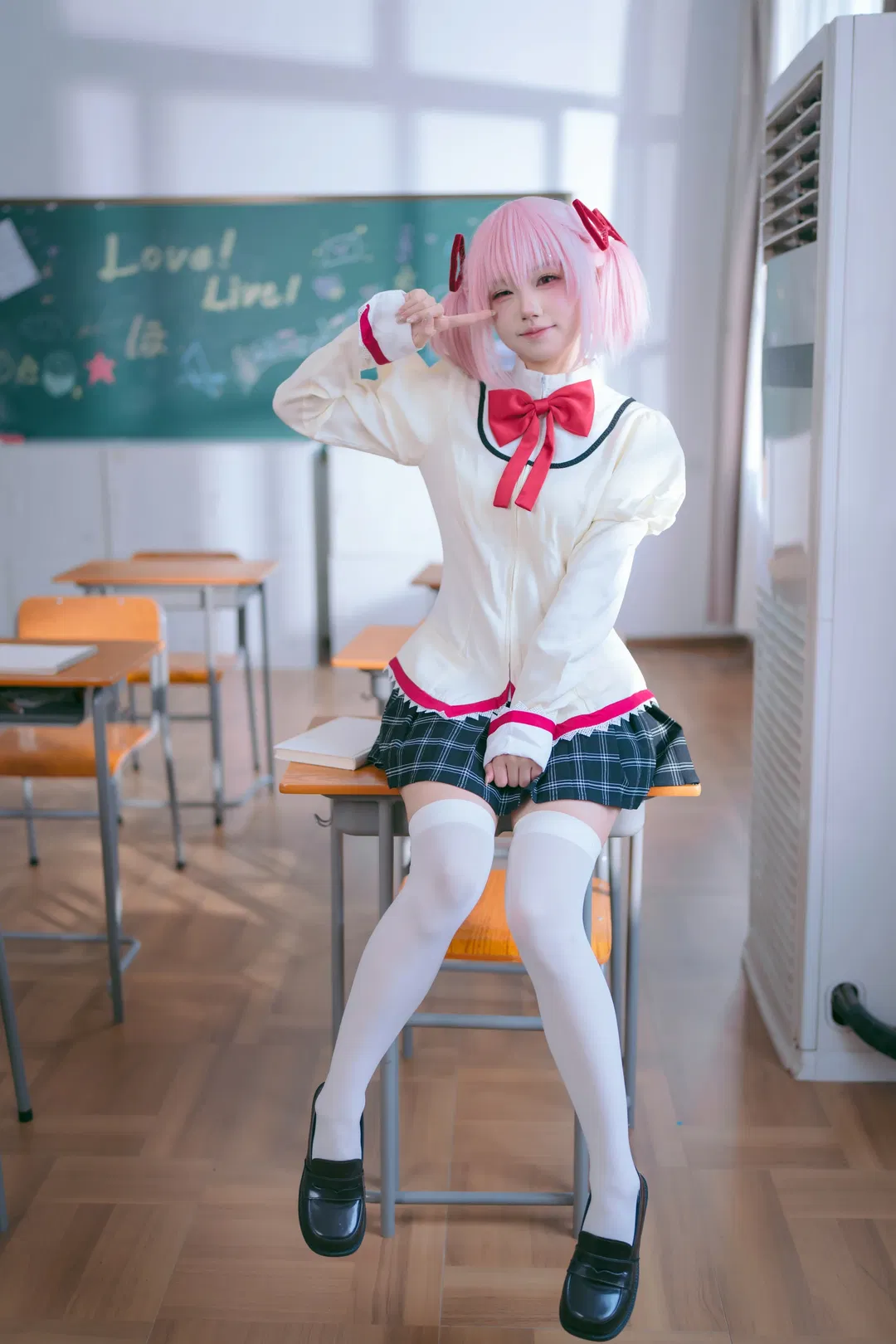 【鹿目圆cos】魔法少女小圆，在校园里把二次元变成现实 - 第 1 张
