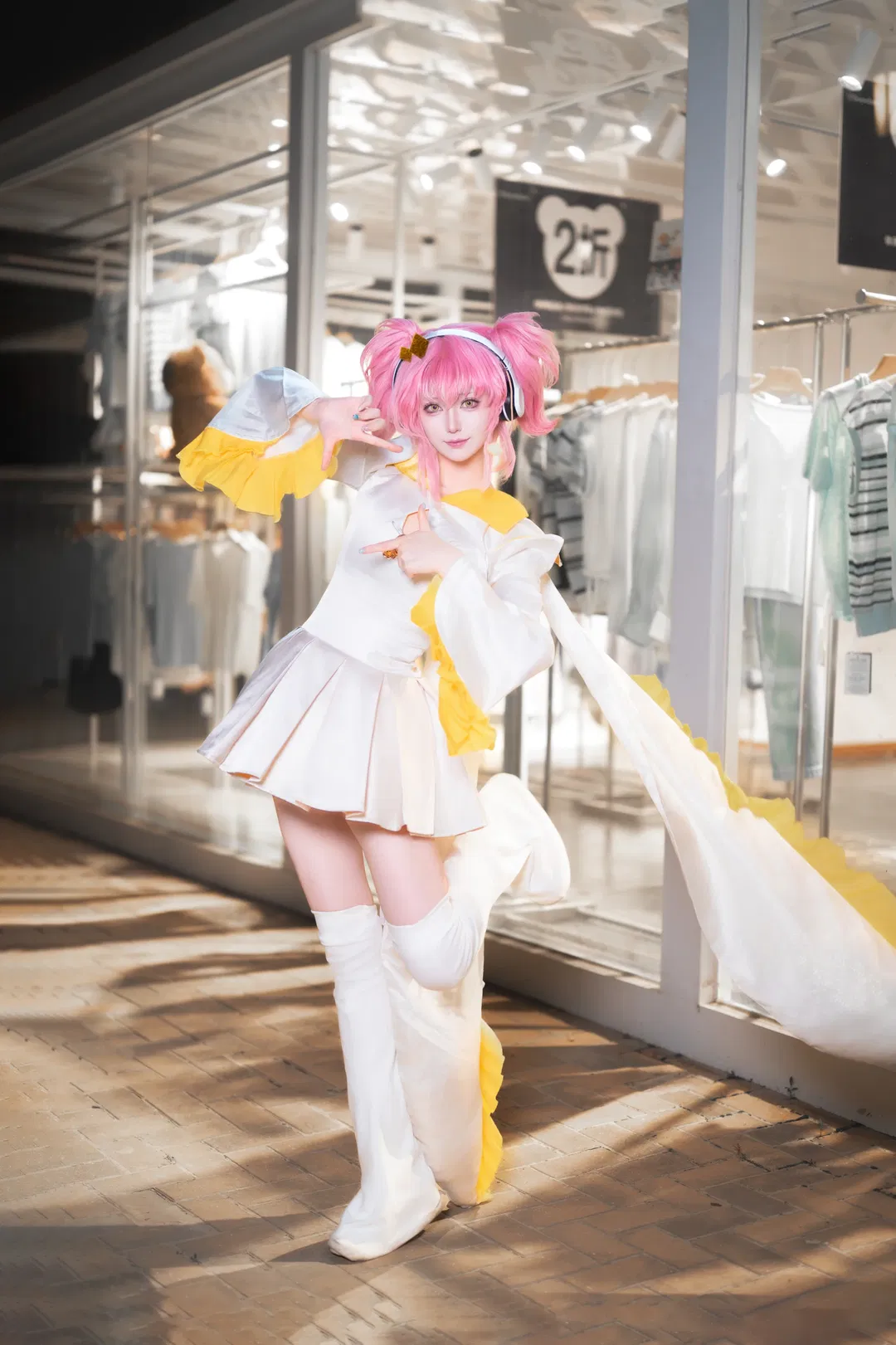 【日奈森亚梦cos】充满活力与张力的夜景舞台风 - 第 4 张