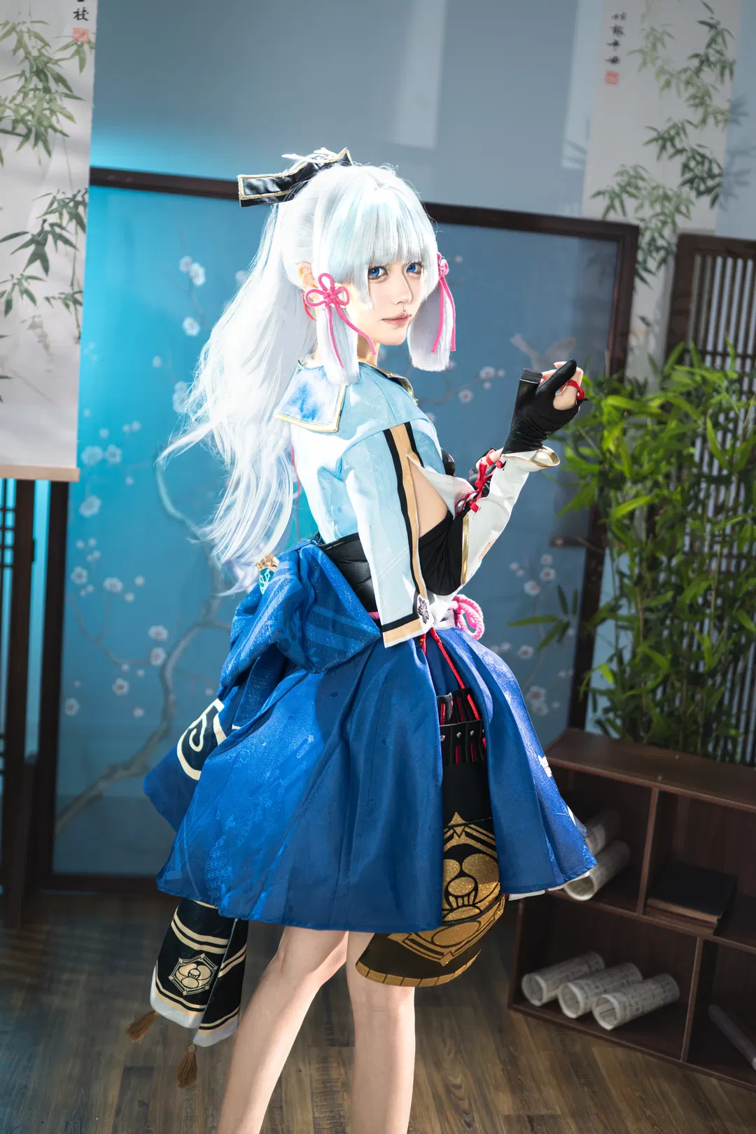【神裡綾華cos】提瓦特白月光，和風摺扇盡顯優雅 - 第 1 張