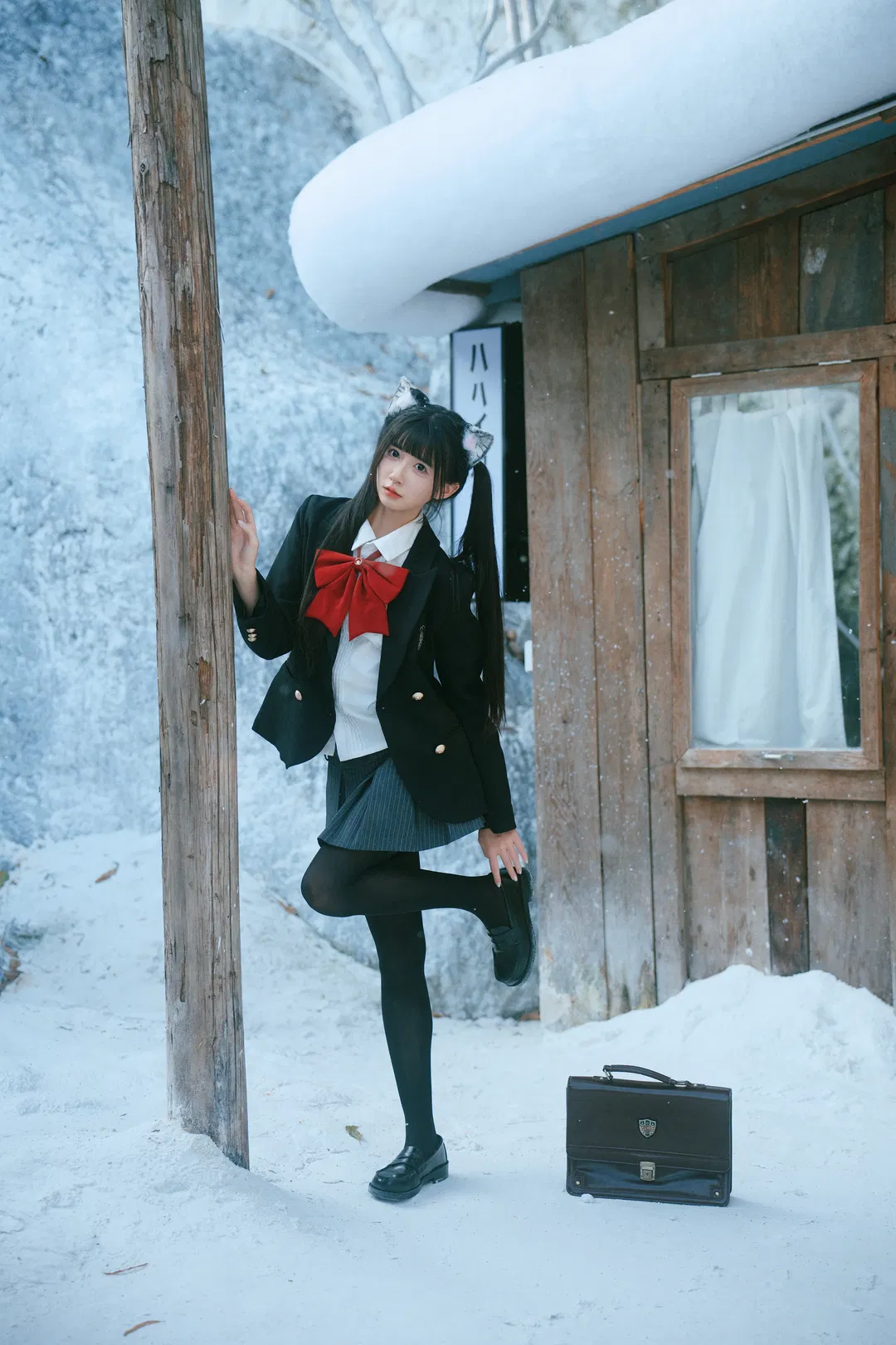 雪国JK制服写真，初雪的氛围感拉满 - 第 12 张