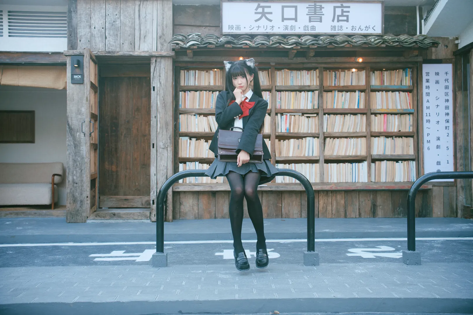 秋日旧书店里的JK猫耳少女写真 - 第 12 张
