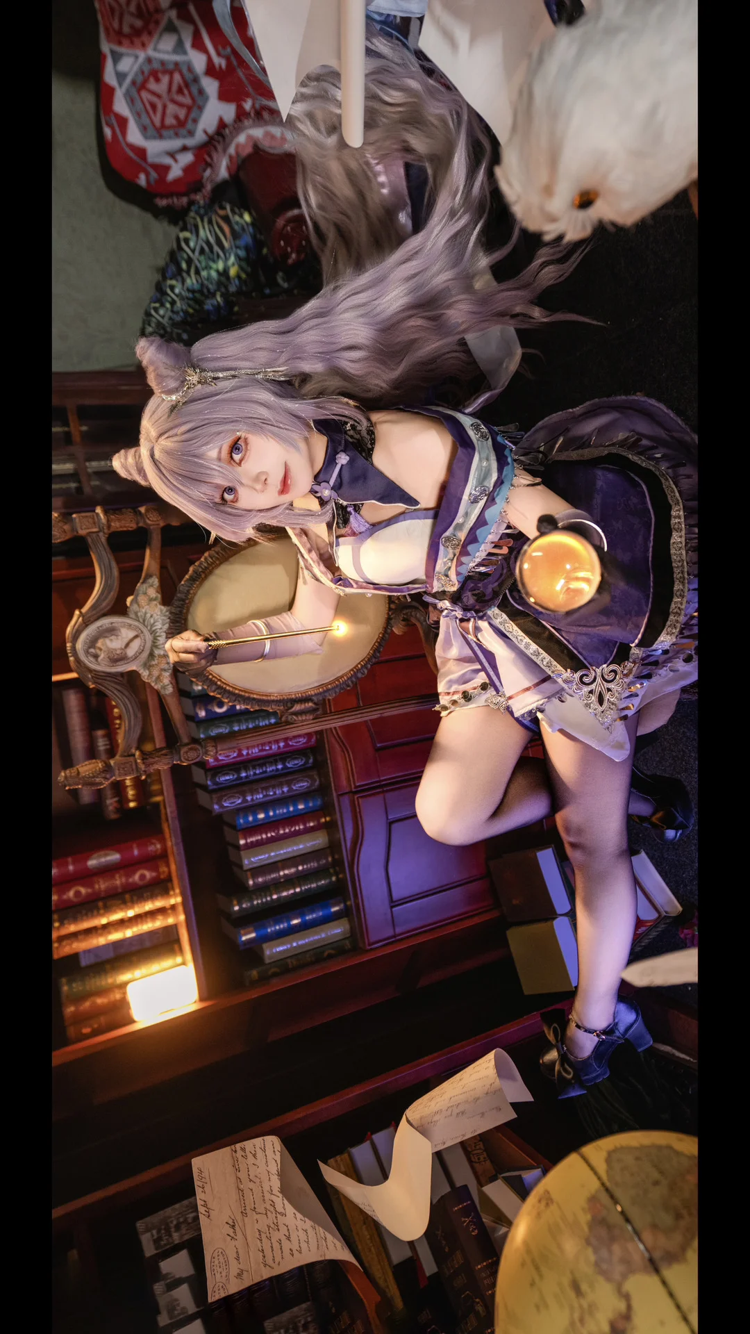 【刻晴cos】化身魔女在复古书房里施展魔法 - 第 2 张