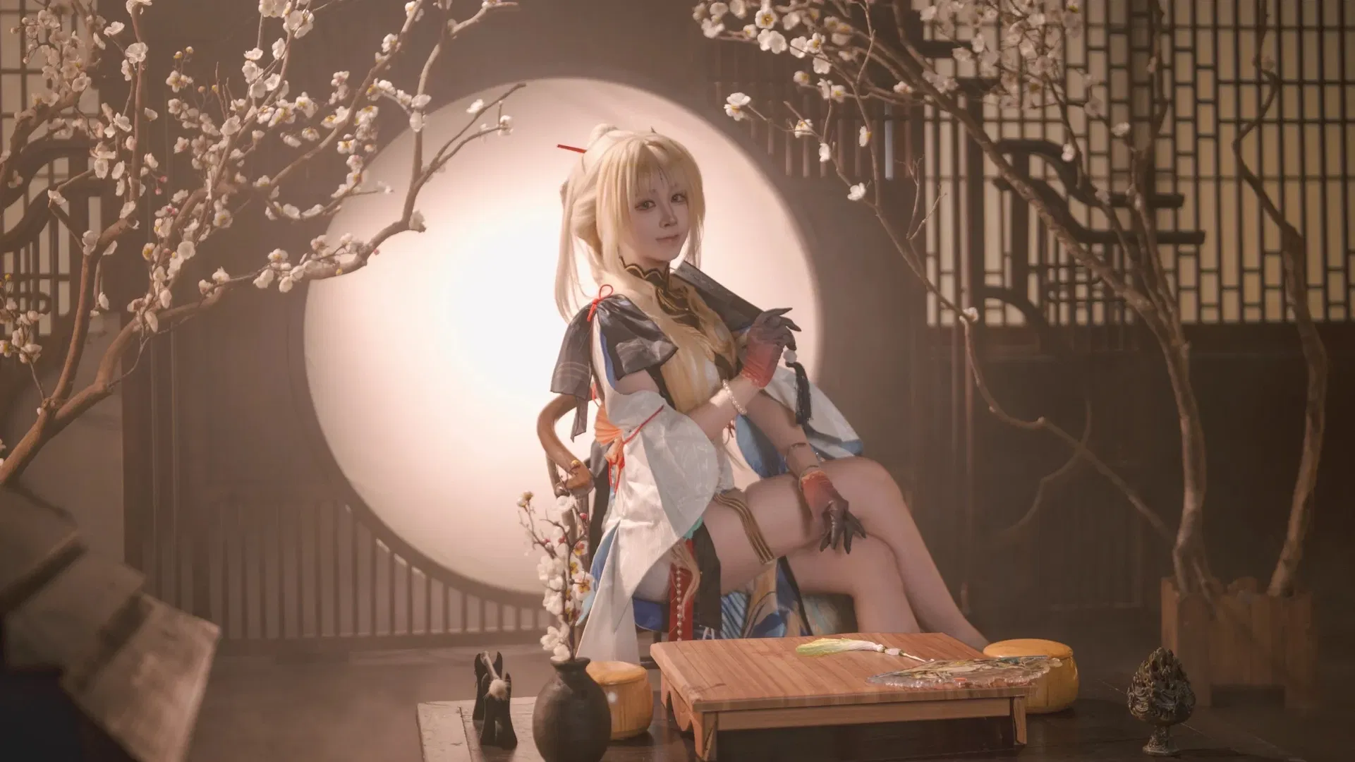 【穗穗cos】鸣潮国风造型，手执折扇坐看云起 - 第 6 张