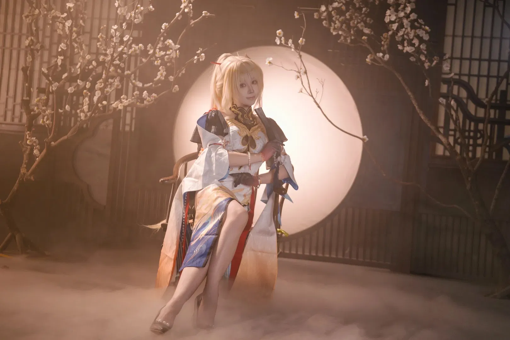 【穗穗cos】鸣潮国风造型，手执折扇坐看云起 - 第 7 张
