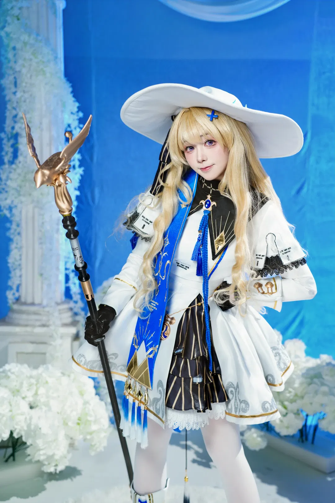【菲比cos】鸣潮魔法少女菲比的鸟头杖与白丝体验 - 第 4 张