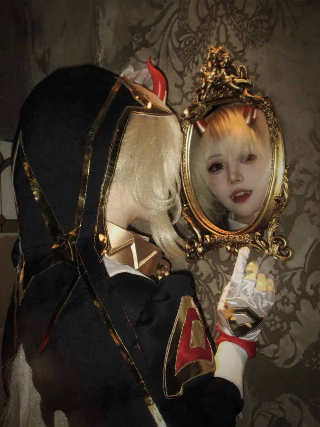 【雾子cos】守望先锋圣邪颂歌，恶魔角与复古镜的碰撞 - 第 1 张