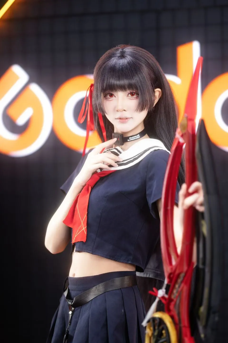 Wuthering Waves cosplay: Bilibili World convention photo return featuring Sailor suit and heavy weapon - Image 1