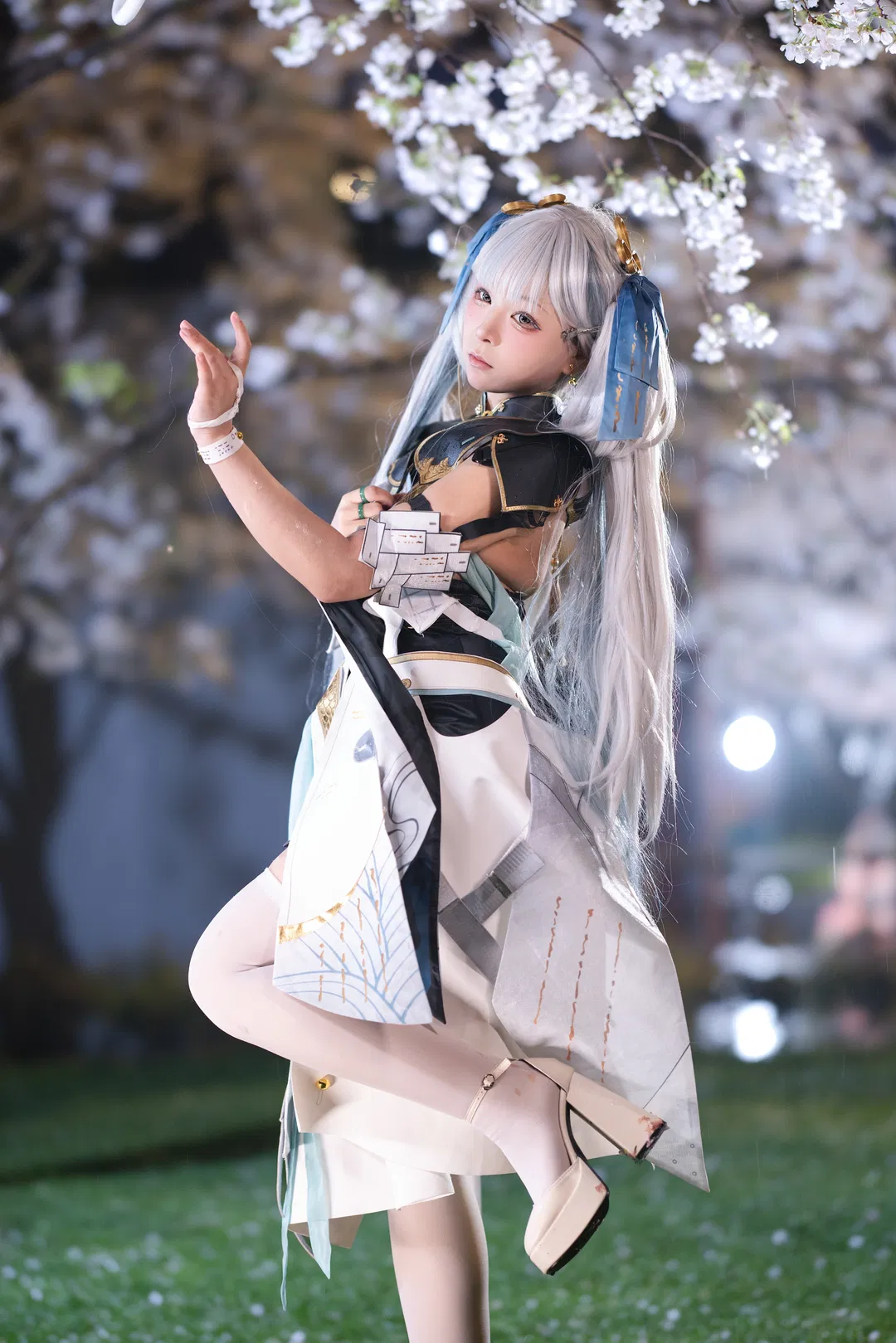 【今汐cos】鸣潮夜景樱花，细节考究的动态拍摄记录 - 第 5 张