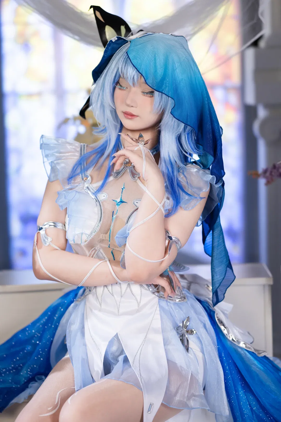 【守岸人cos】鳴潮白藍紗裙，夢幻花海里的清冷氣質 - 第 9 張