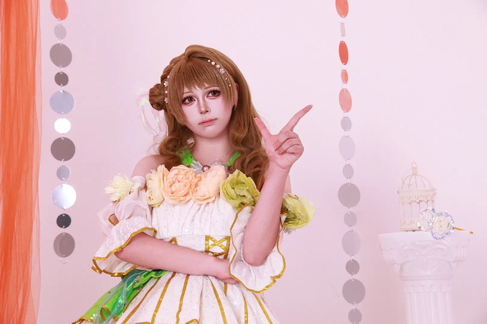 【南小鸟cos】Lovelive梦幻花朵洋装，光影下的闪耀时刻 - 第 4 张