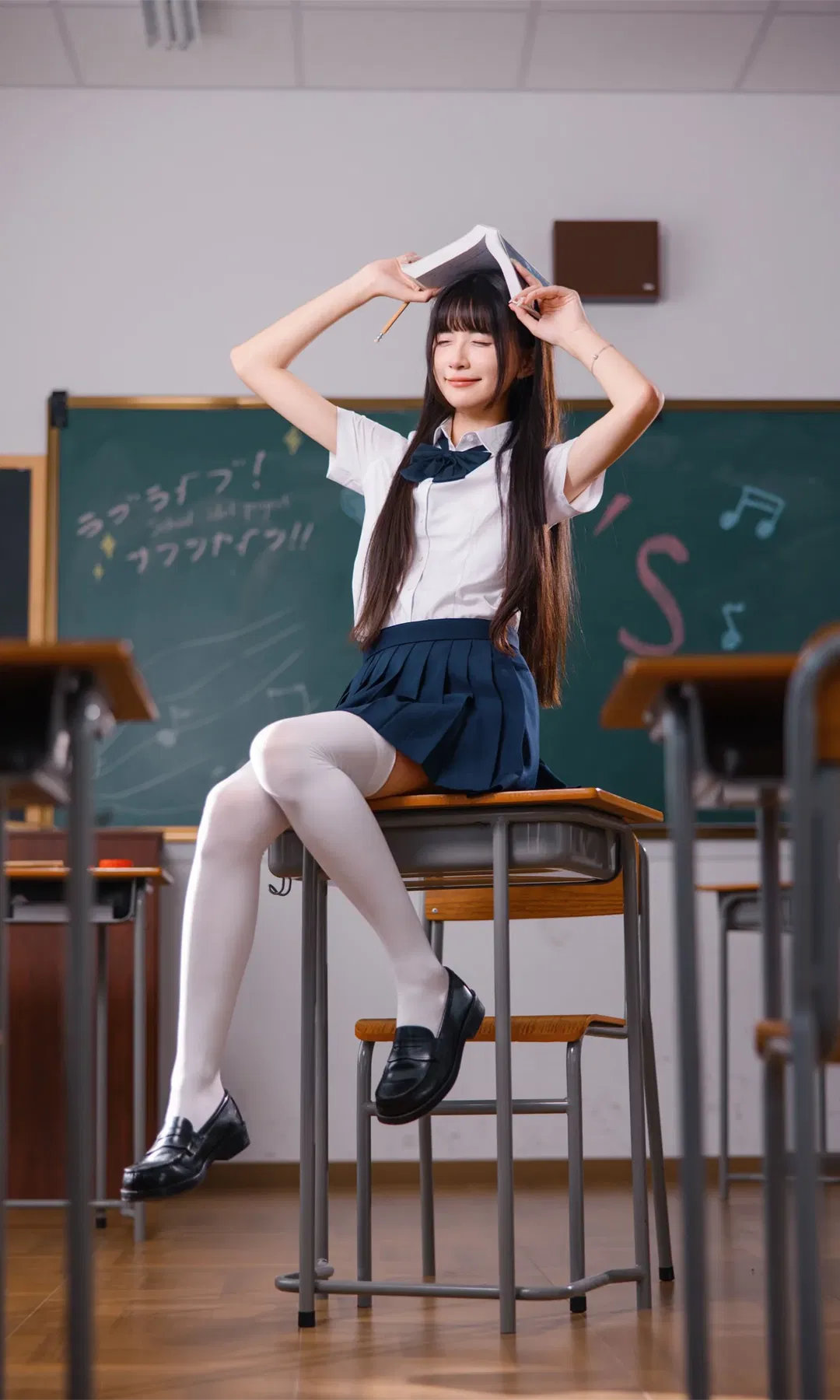 重回校园时代 教室里的JK制服少女 - 第 7 张