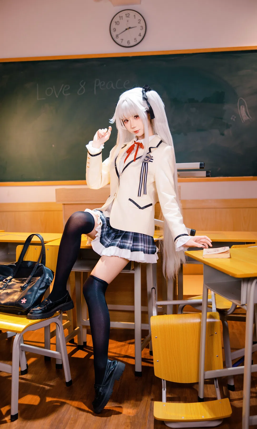 【篝之雾枝cos】美少女万华镜 教室里的校服时光 - 第 4 张