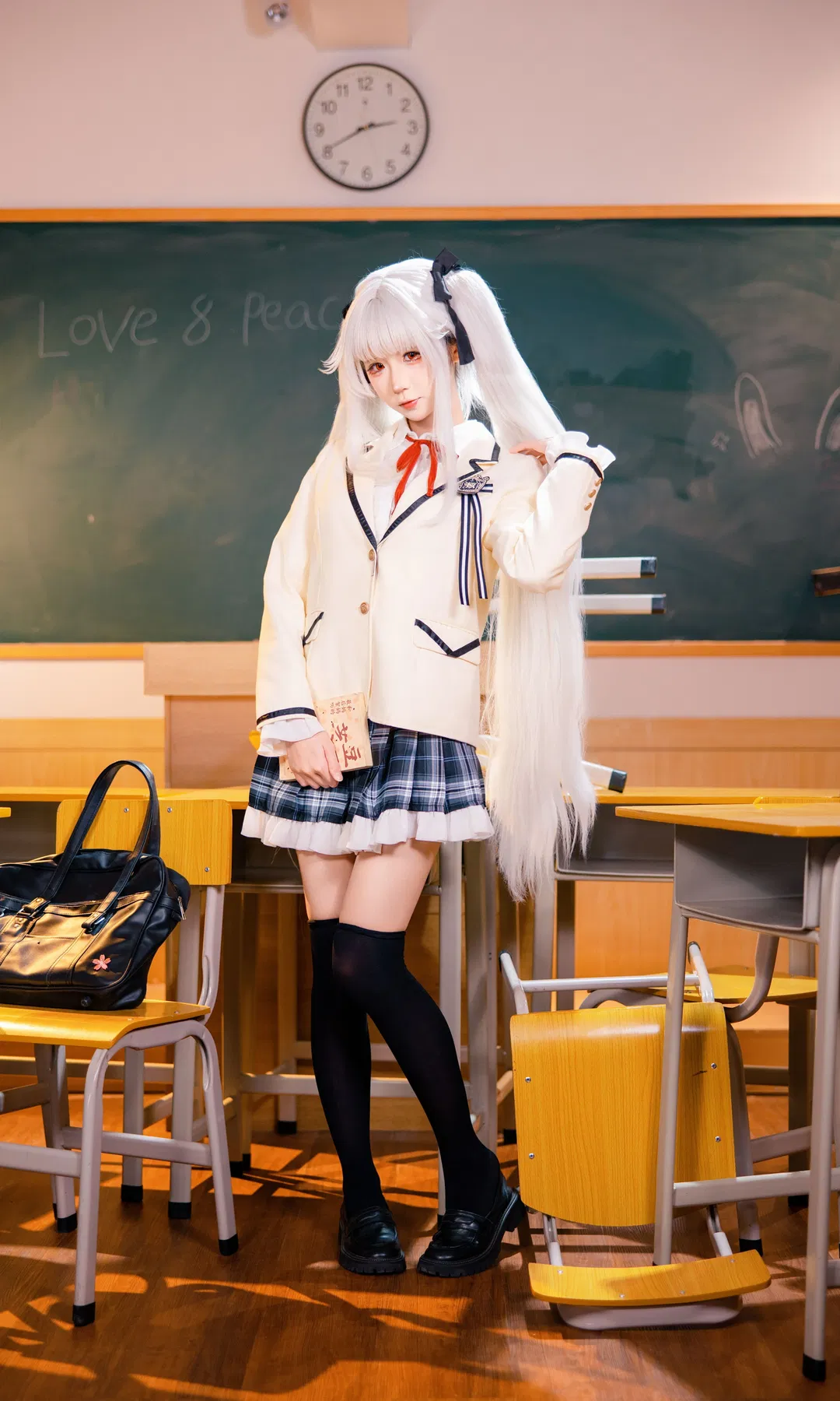 【篝之雾枝cos】美少女万华镜 教室里的校服时光 - 第 7 张