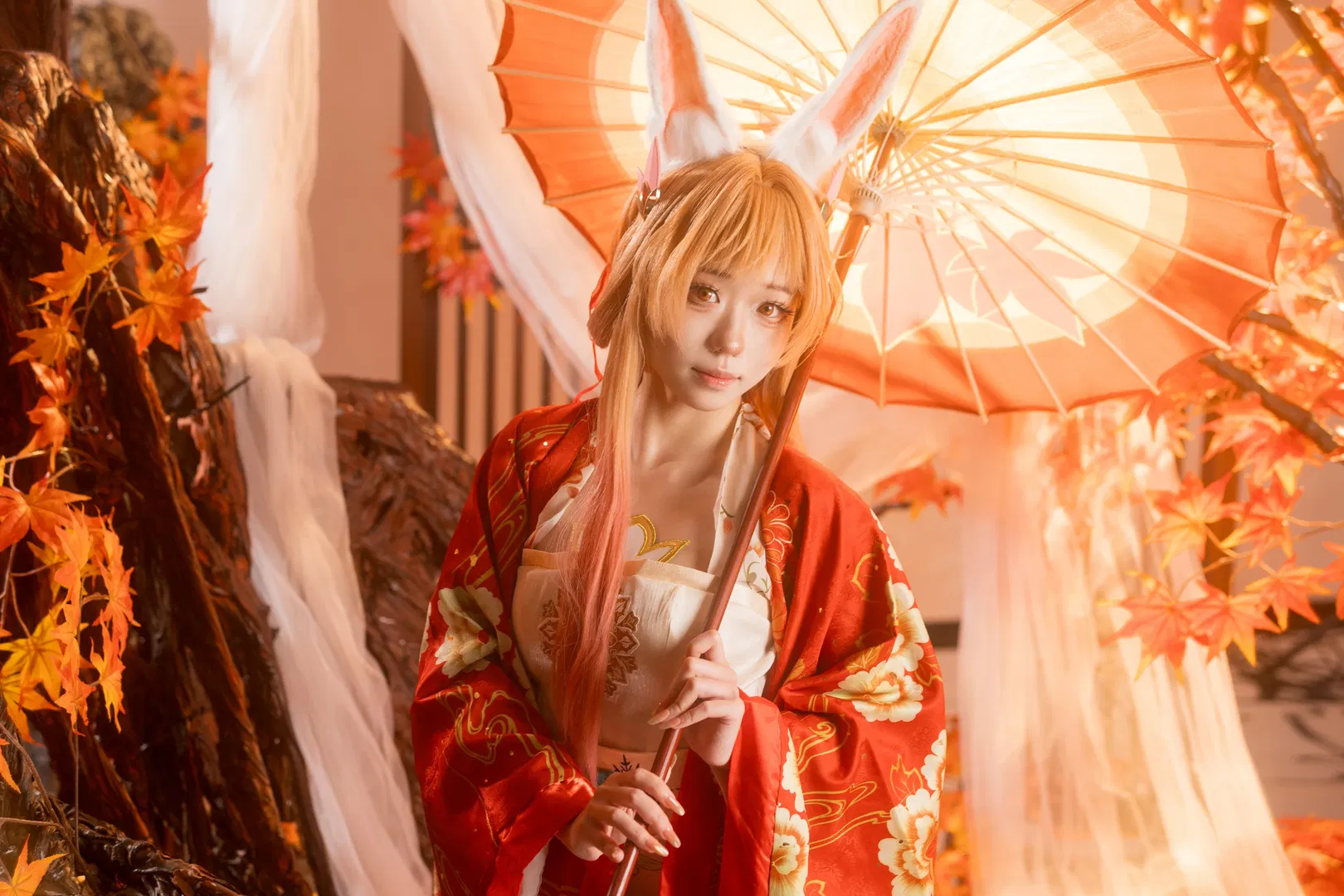 【公孫離cos】王者榮耀和風楓葉棚拍，紅白配色桌布版 - 第 4 張