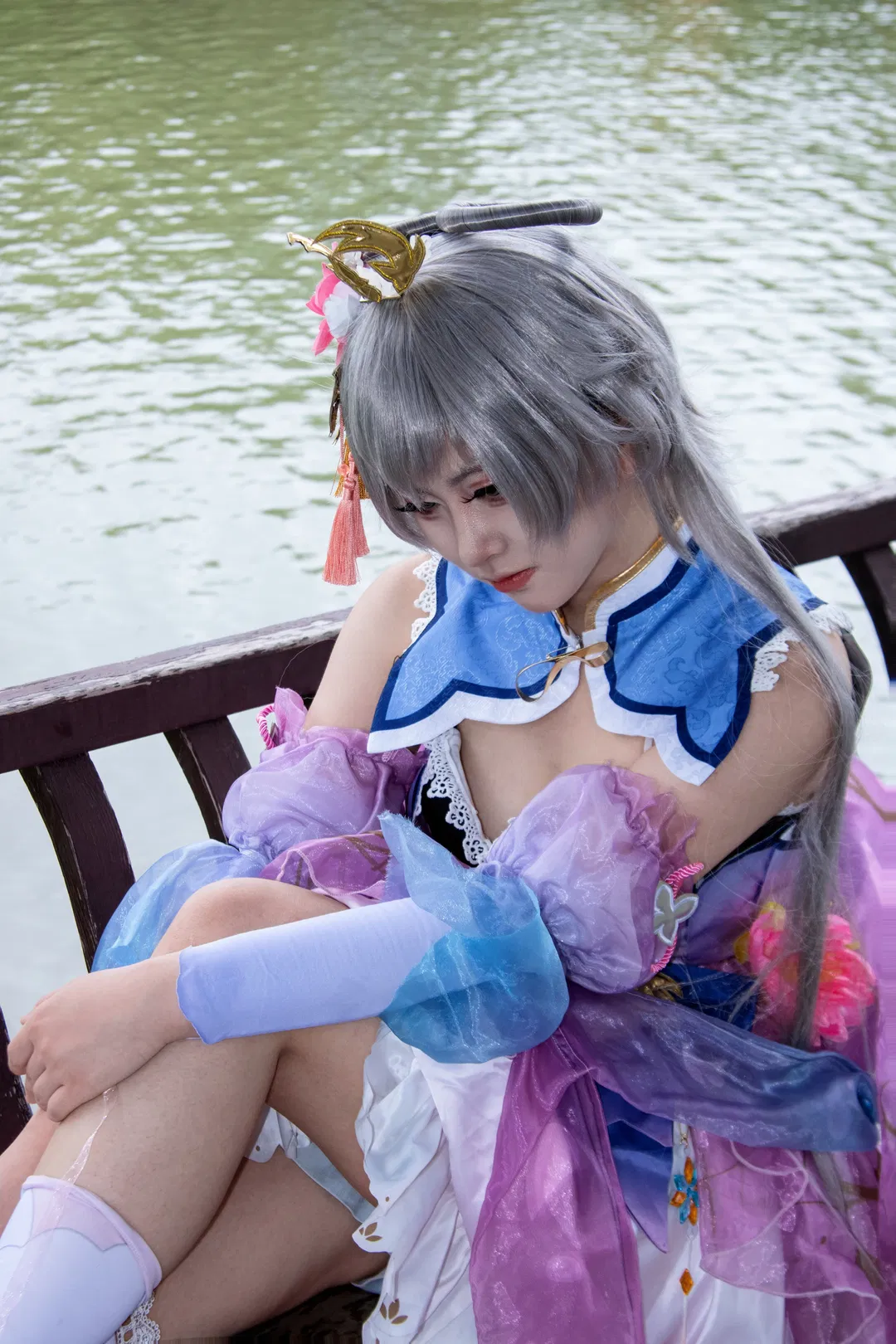 【洛天依cos】湖畔清風，銀髮古風少女的靈動瞬間 - 第 2 張