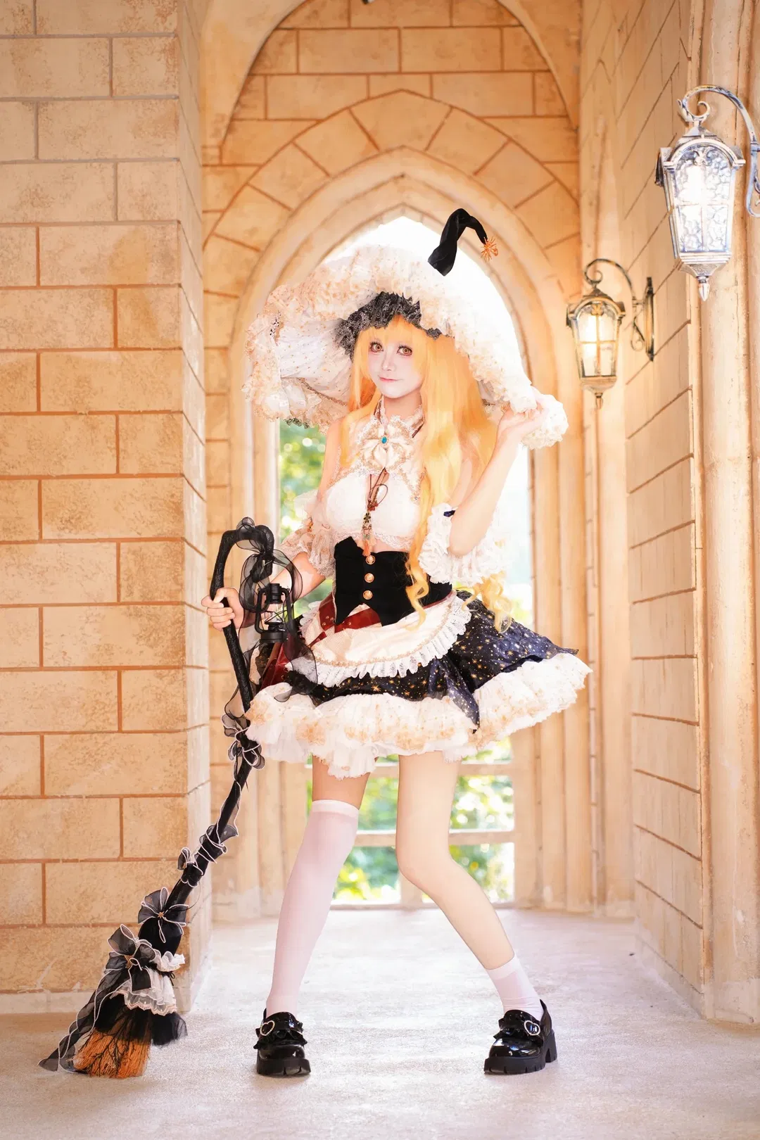 【雾雨魔理沙cos】东方project的普通魔法使来借书了 - 第 1 张
