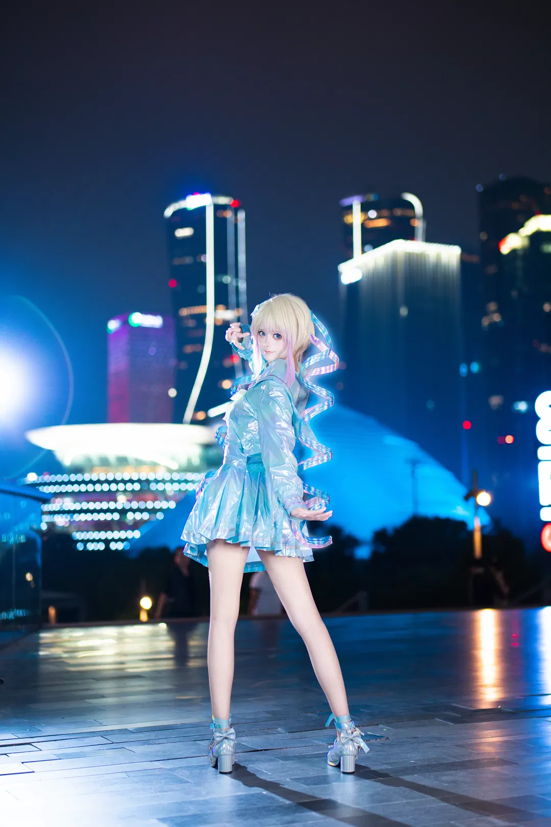【超天酱cos】霓虹夜色下的超天酱，带你一起升天 - 第 1 张
