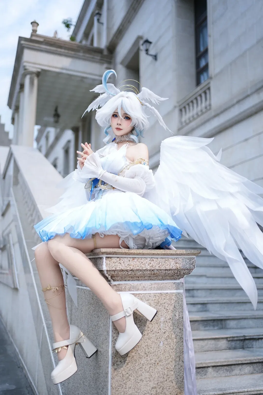 【芙宁娜cos】原神水神的蓝白梦境，还原度极高的外景正片 - 第 8 张