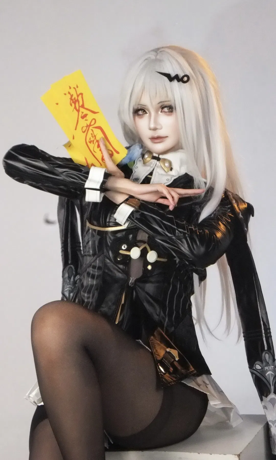 【仪玄cos】绝区零暗黑皮衣与黄纸符的碰撞 - 第 2 张