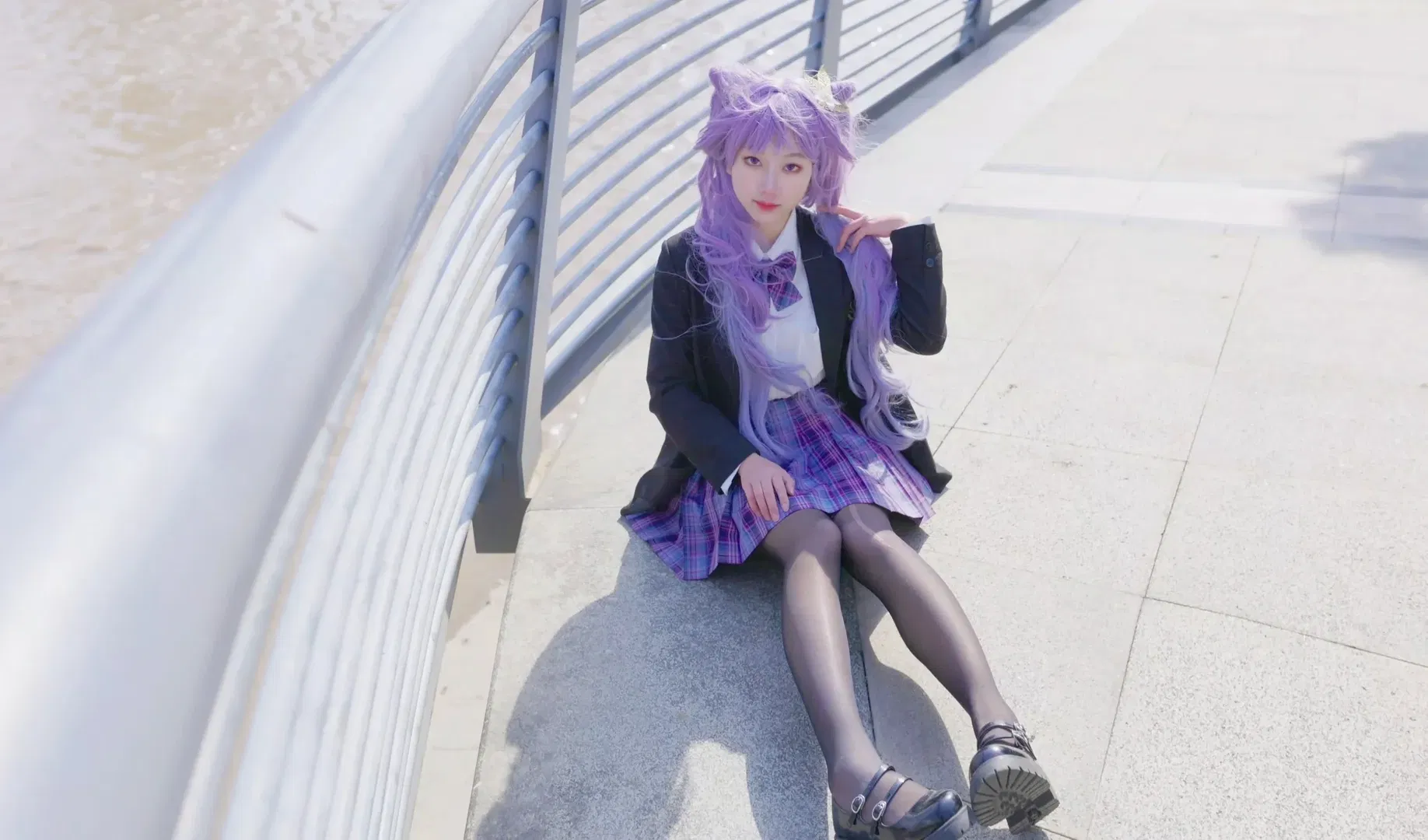 【刻晴cos】原神刻晴的JK制服日常，江邊漫步的紫發少女 - 第 2 張