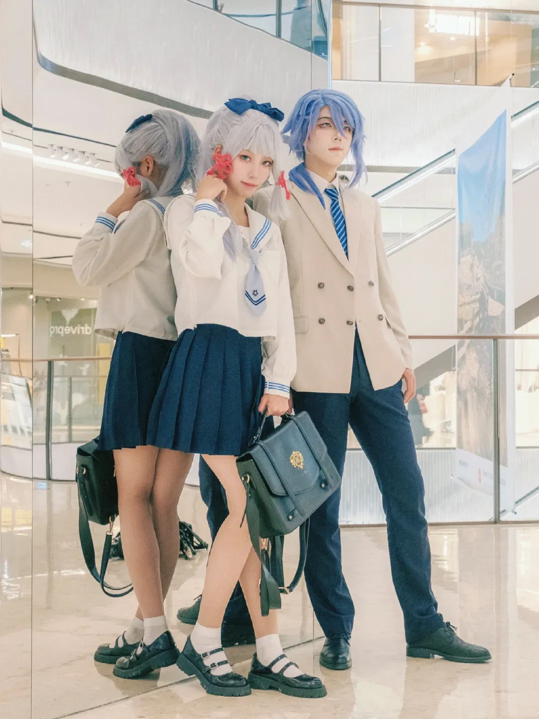 【神里绫华cos】和哥哥一起打卡商场，这套水手服太对味了 - 第 1 张