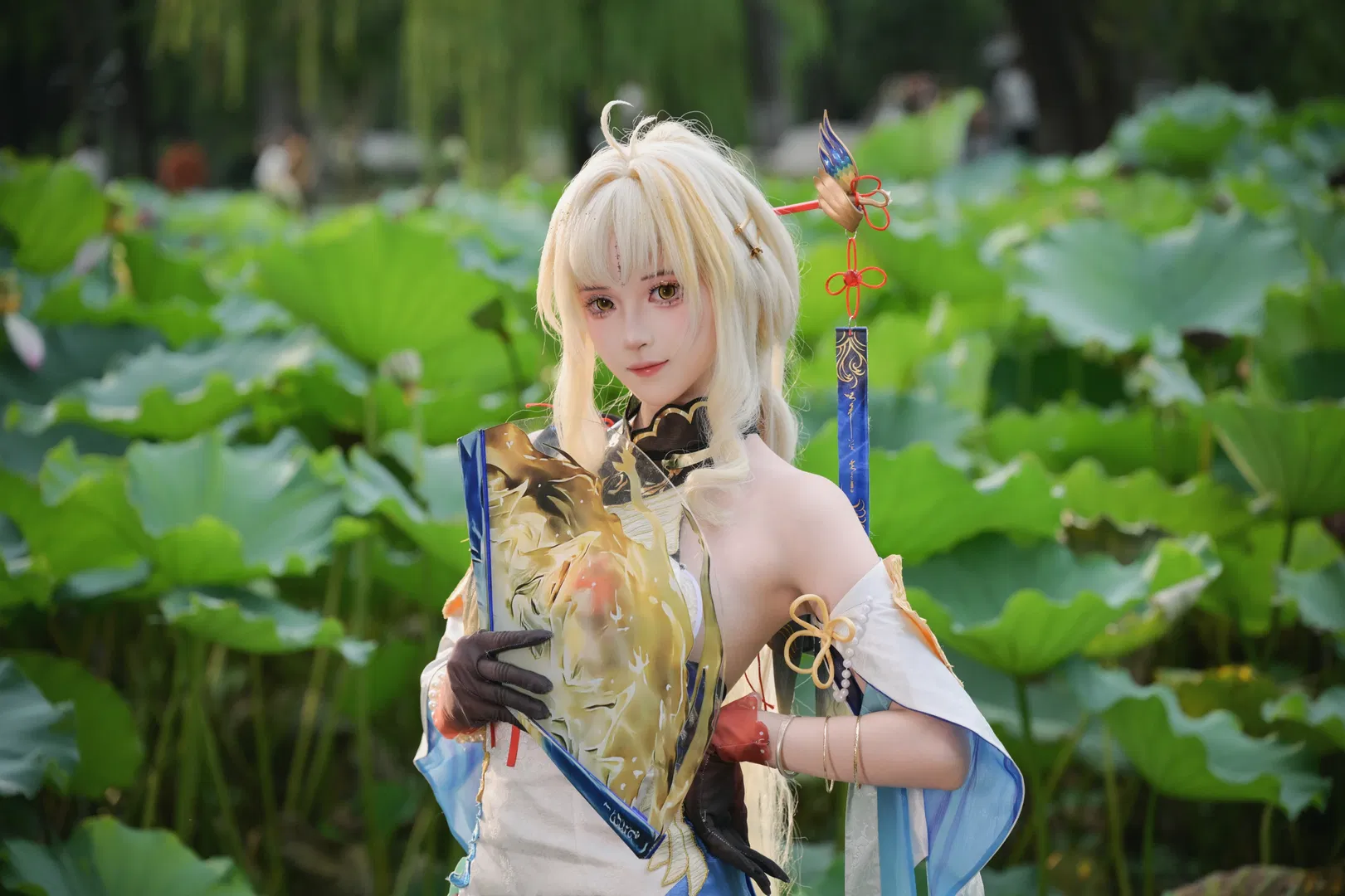 【穗穗cos】鳴潮園林之旅，白藍撞色盡顯靈動 - 第 2 張