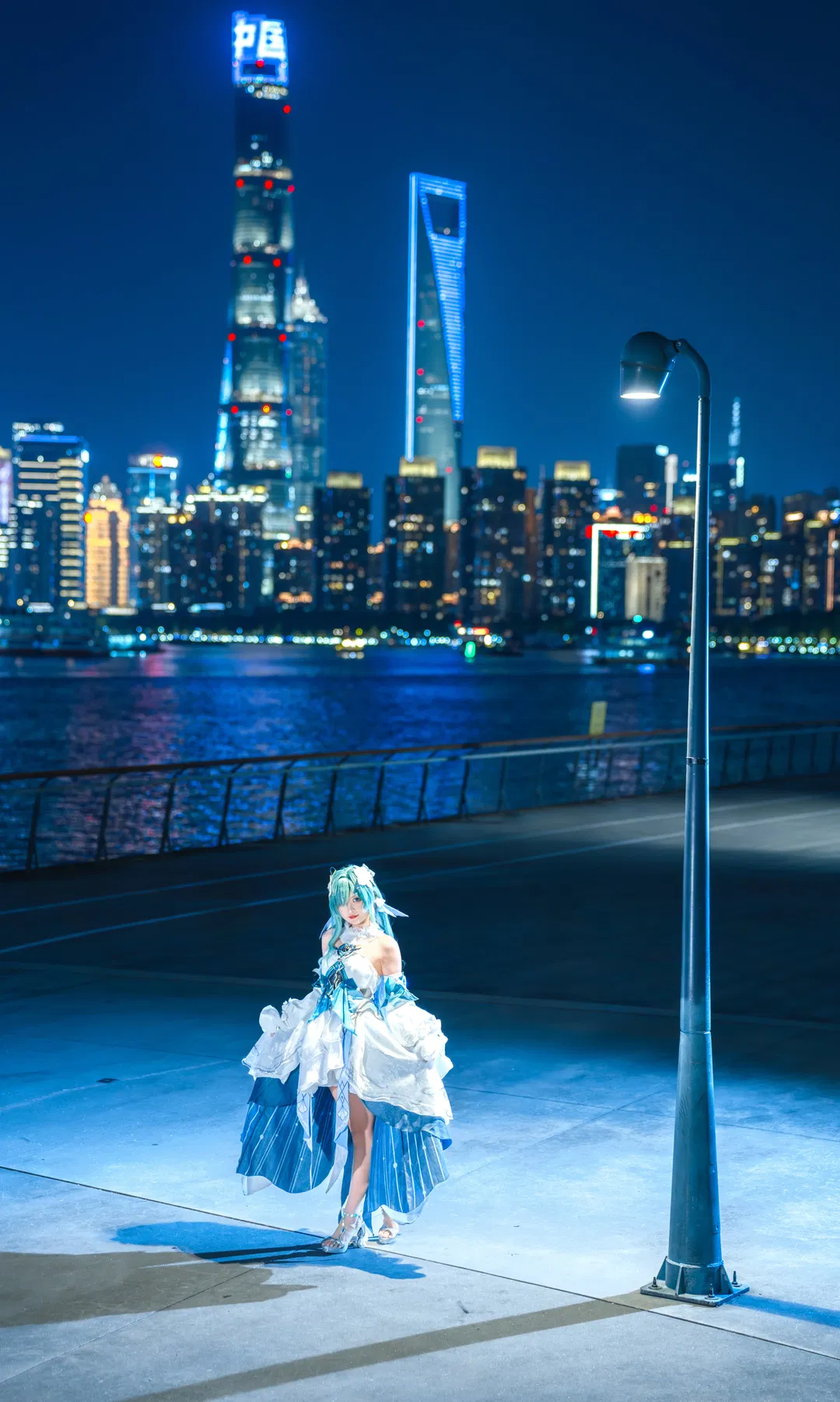 【沃雅妮莎cos】原神至冬夜景下的华丽起舞 - 第 1 张