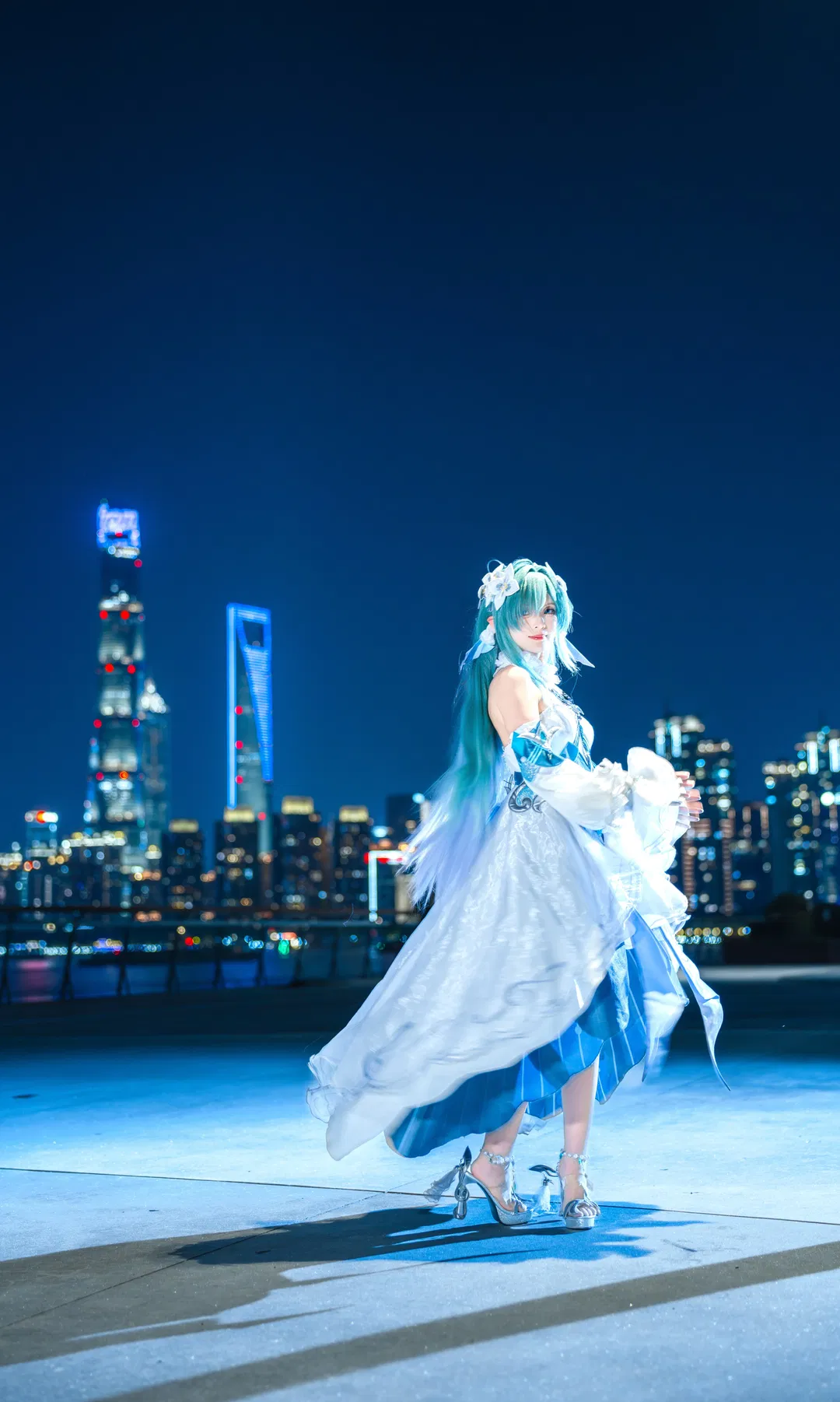 【沃雅妮莎cos】原神至冬夜景下的华丽起舞 - 第 3 张