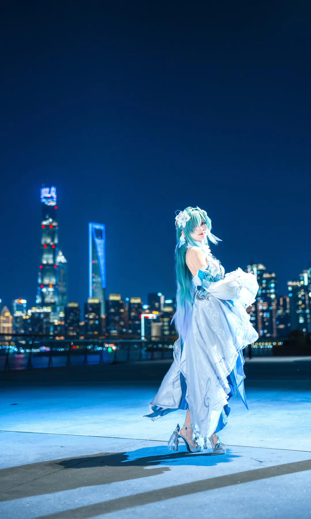 【沃雅妮莎cos】原神至冬夜景下的华丽起舞 - 第 4 张