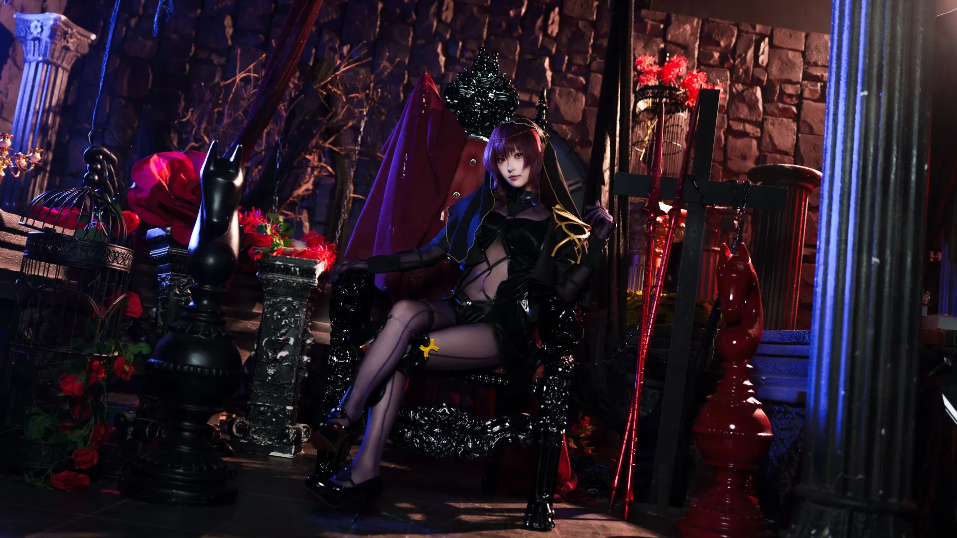 【斯卡哈cos】影之国女王与发光的红色魔枪 - 第 4 张