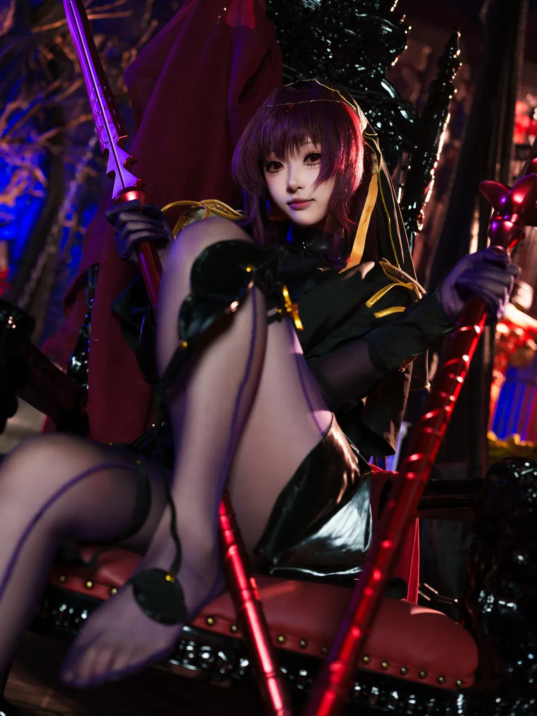 【斯卡哈cos】影之国女王与发光的红色魔枪 - 第 5 张