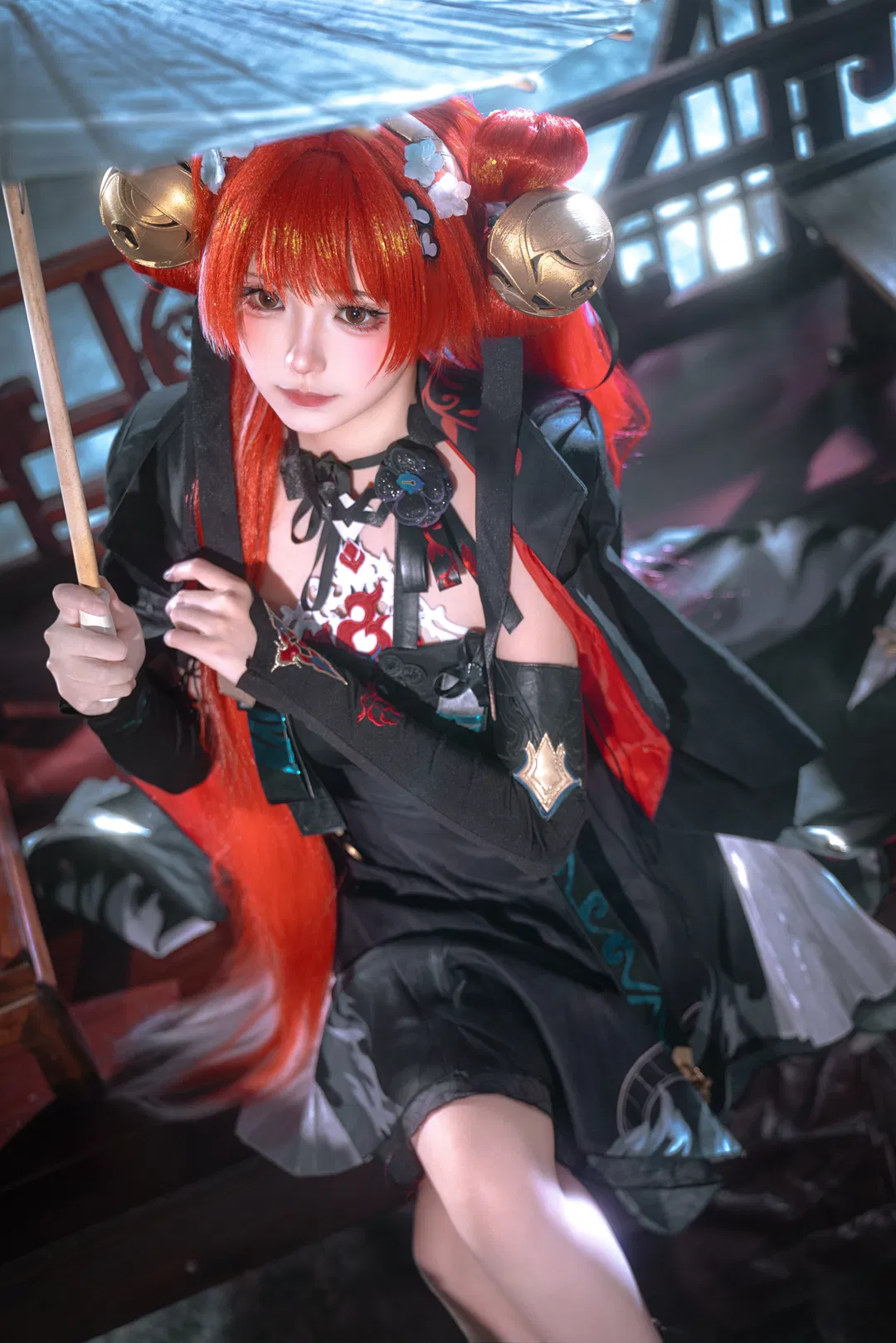【锁暝cos】鸣潮黑红配色下的成熟女性魅力 - 第 1 张
