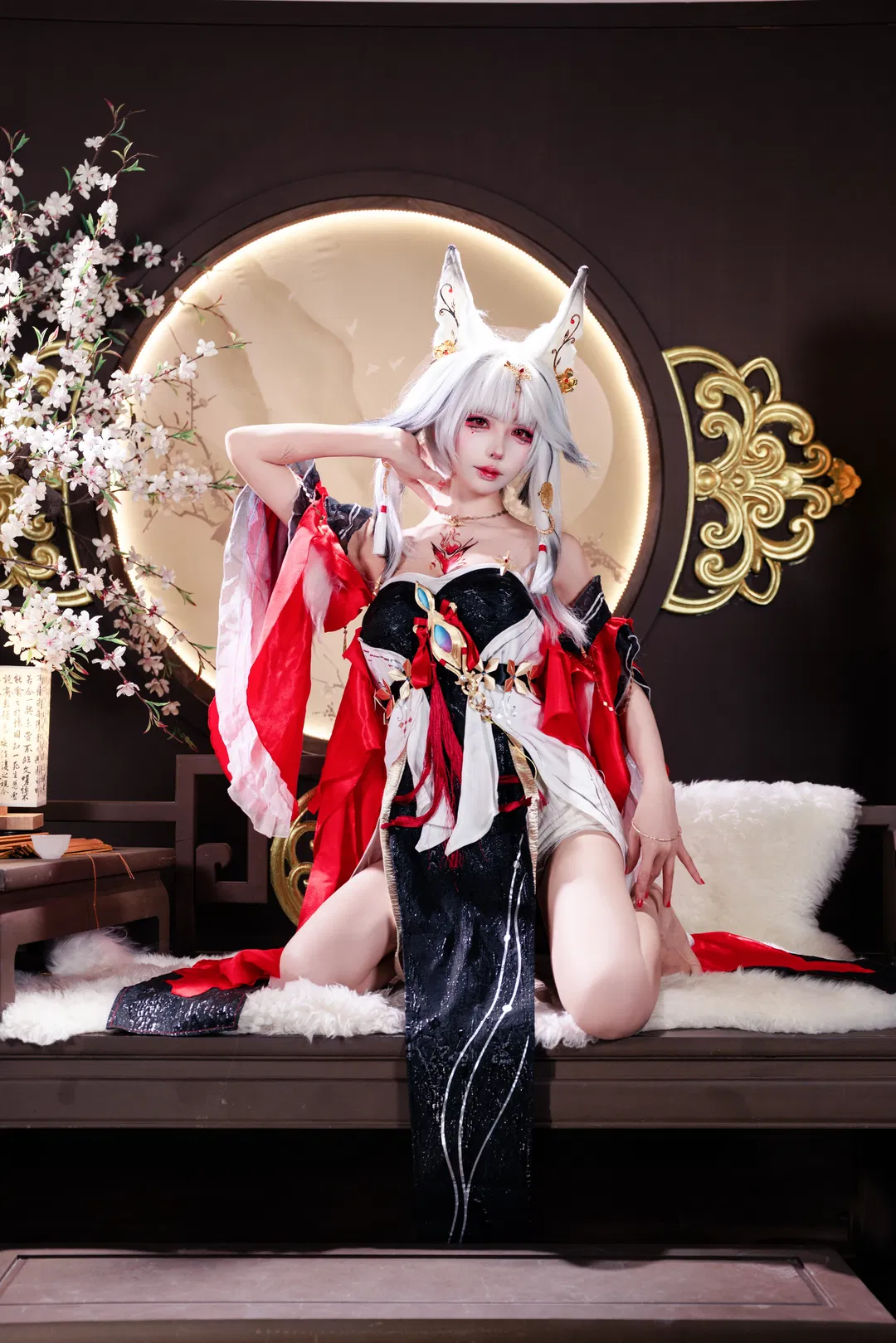 【心月狐cos】鸣潮国风狐影，红白交织的妖异美学 - 第 2 张