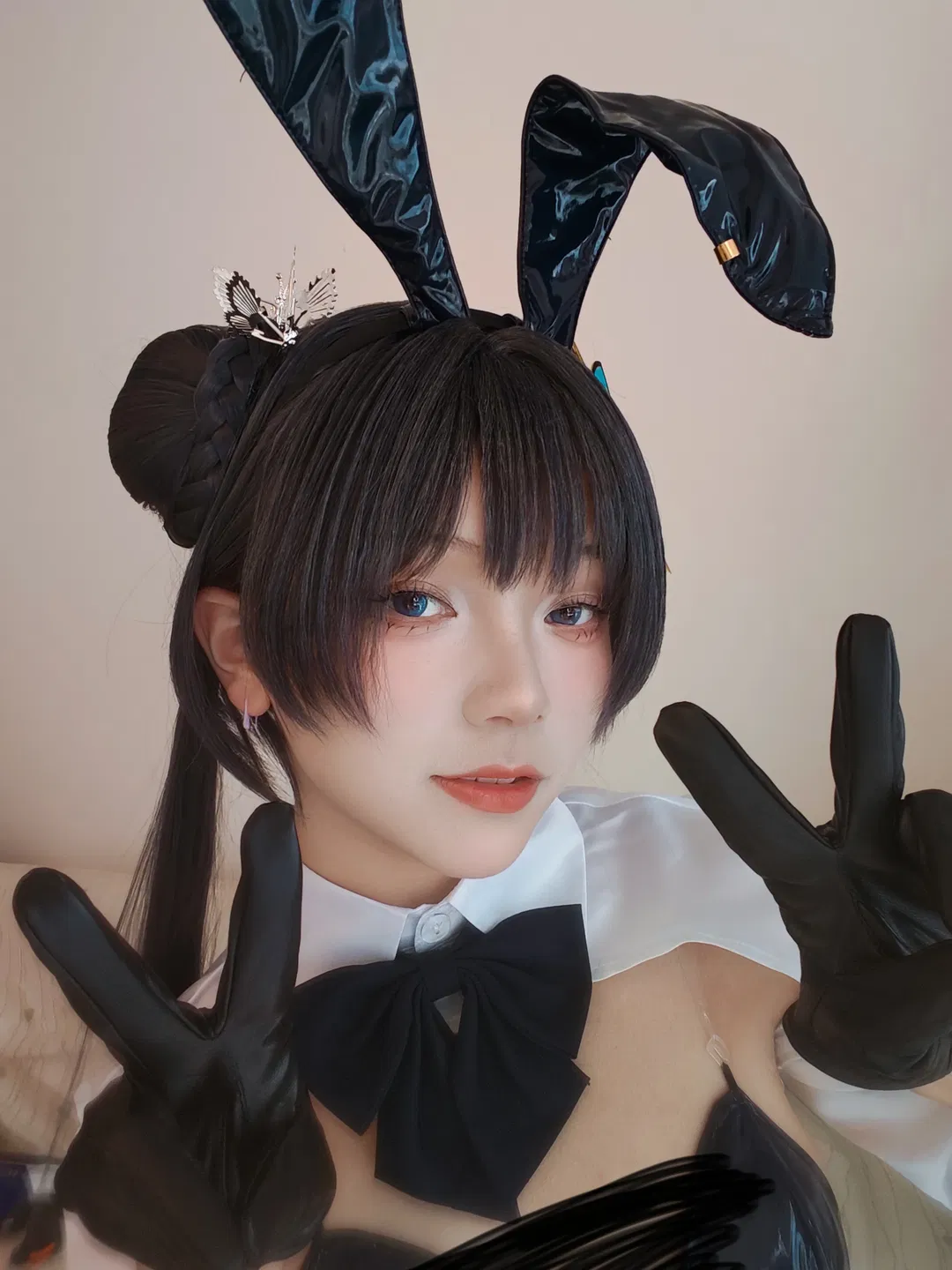【妃咲cos】漆皮兔耳与蝴蝶元素的暗黑系碰撞 - 第 1 张