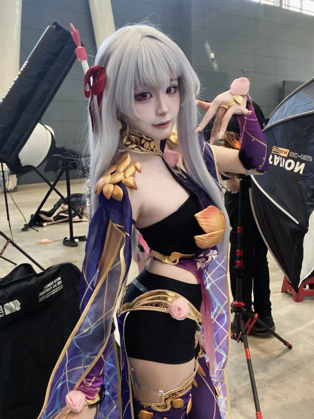 【迦摩cos】FGO爱神的这套紫衣战袍，魅惑感拉满 - 第 1 张