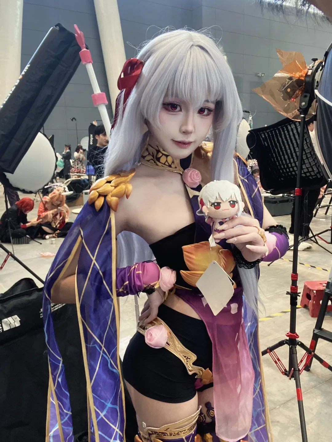 【迦摩cos】FGO爱神的这套紫衣战袍，魅惑感拉满 - 第 2 张