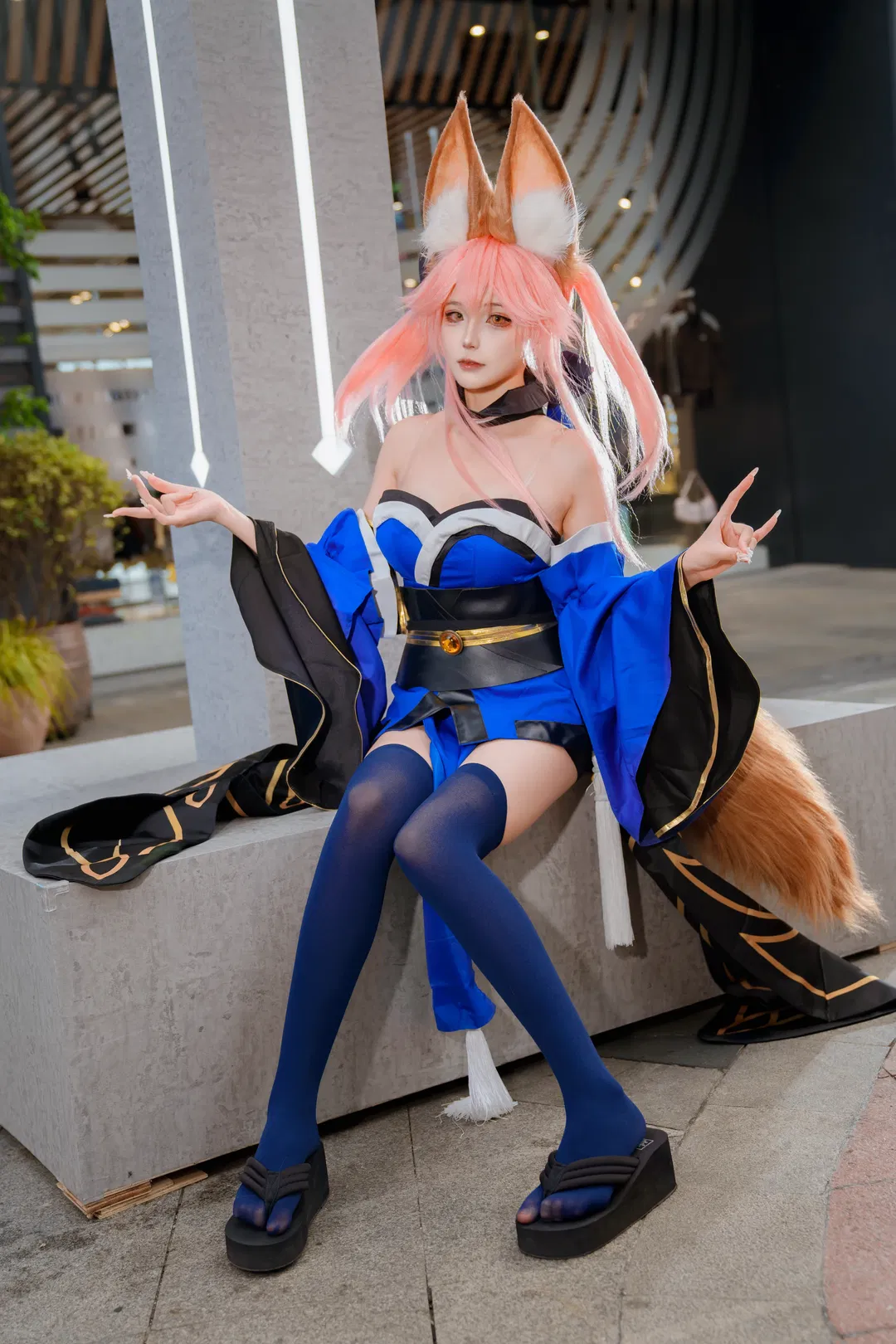 【玉藻前cos】FGO的巫女狐，超大尾巴細節拉滿 - 第 4 張