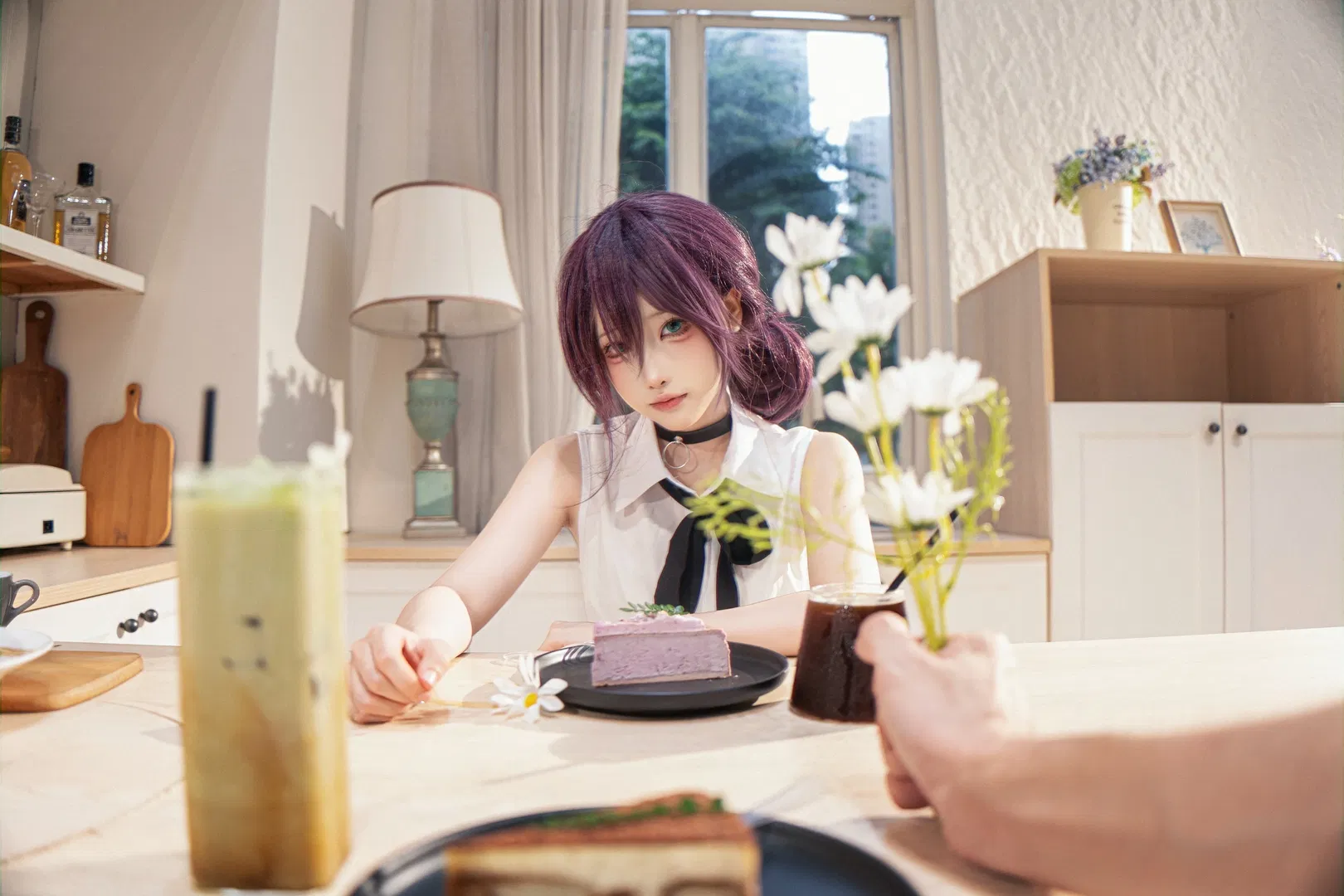 【蕾塞cos】电锯人里的紫发少女与绣球花 - 第 1 张