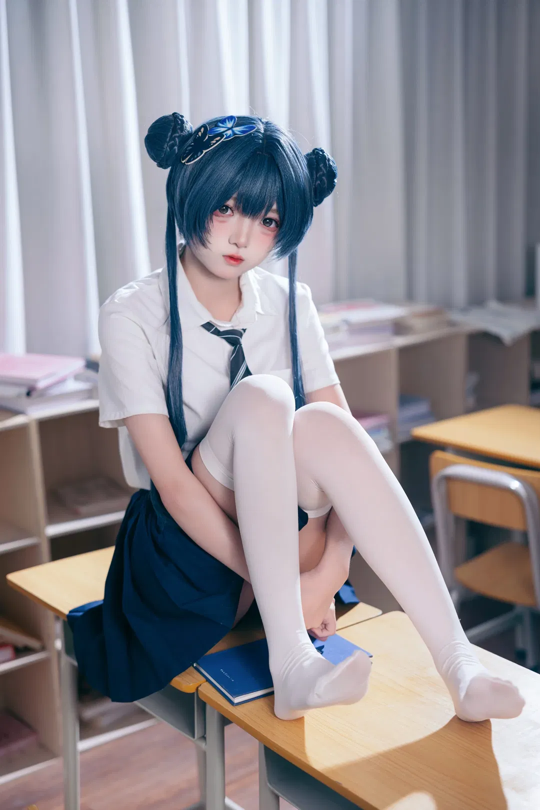 【妃咲cos】碧蓝航线 静谧教室里的蓝色双马尾少女 - 第 2 张