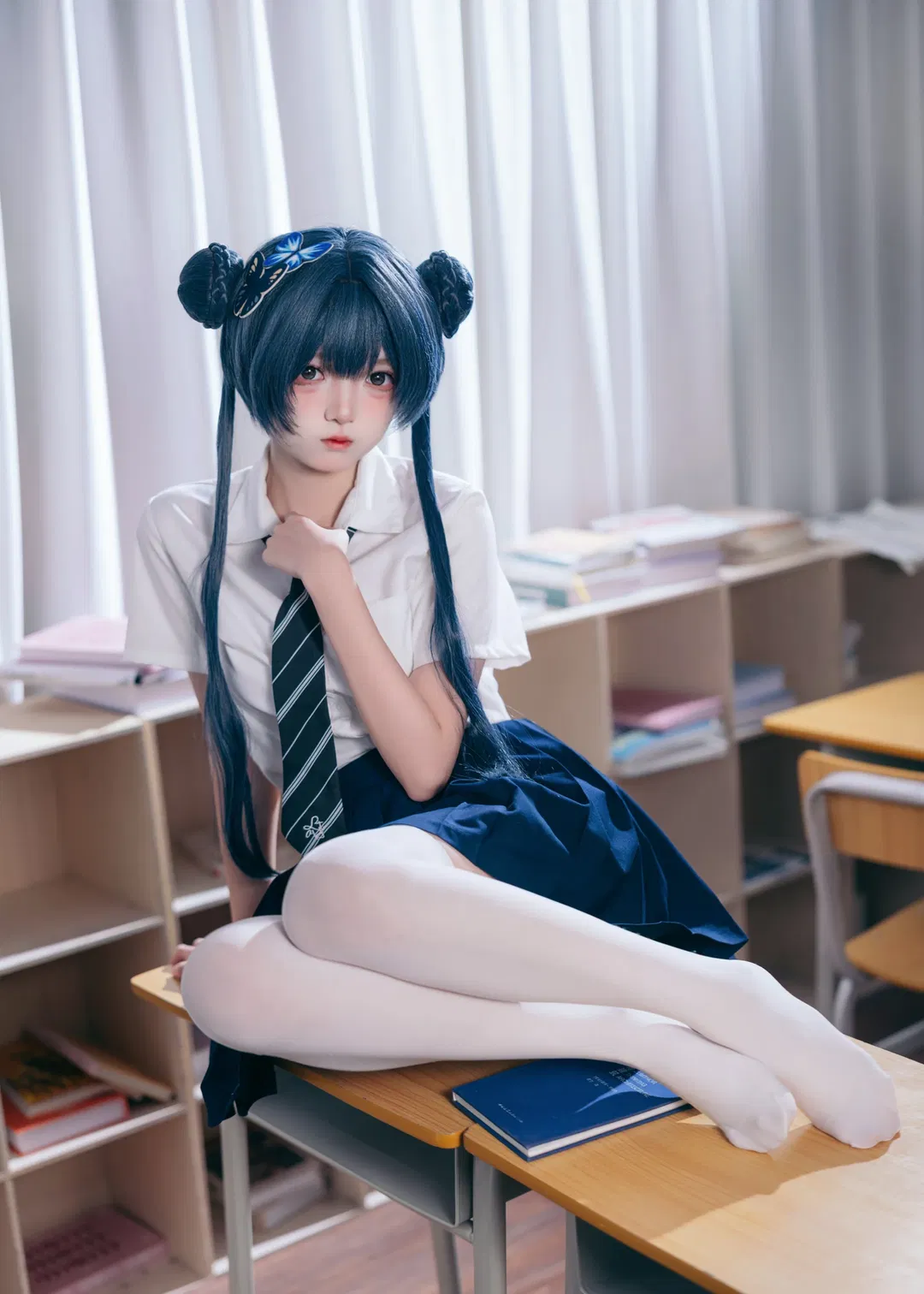 【妃咲cos】碧蓝航线 静谧教室里的蓝色双马尾少女 - 第 5 张