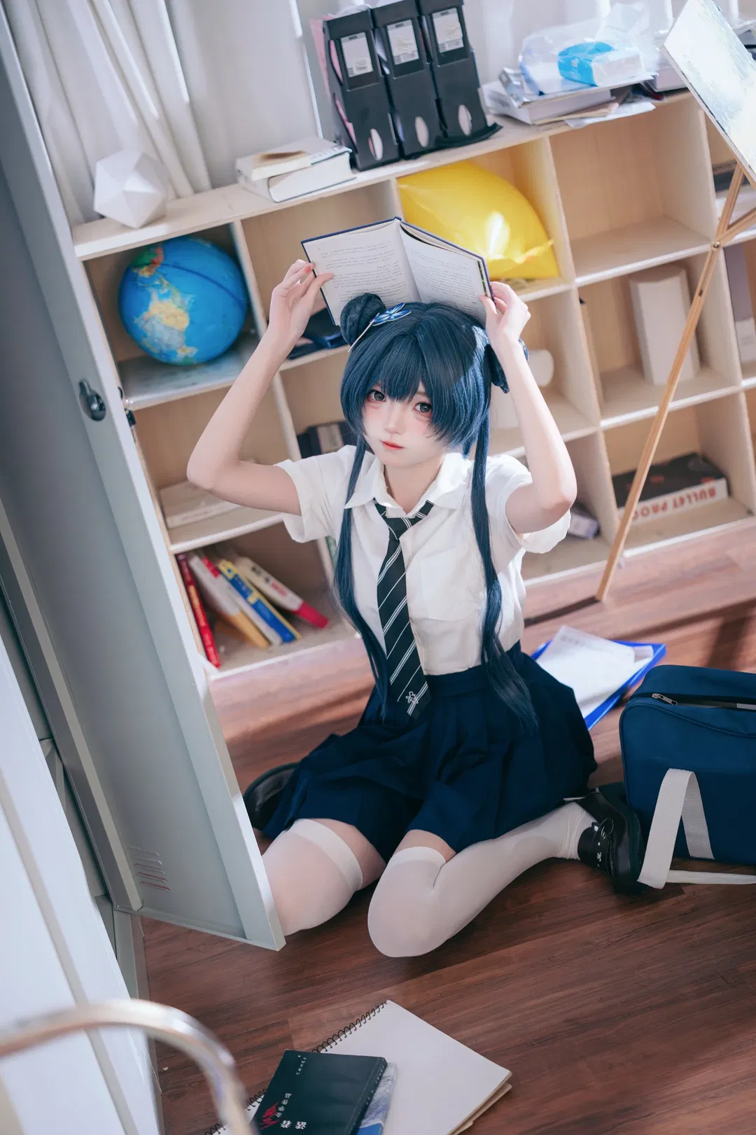 【妃咲cos】碧蓝航线妃咲的教室白丝制服拍摄记录 - 第 1 张