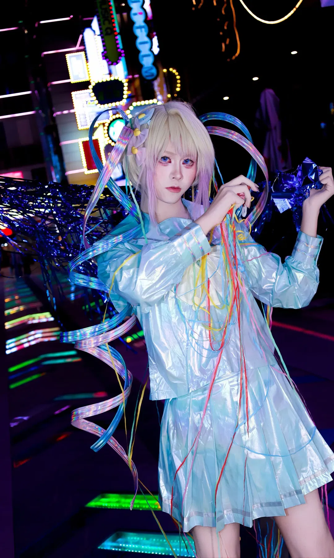 【超天酱cos】镭射反光水手服与赛博暗夜花园 - 第 1 张