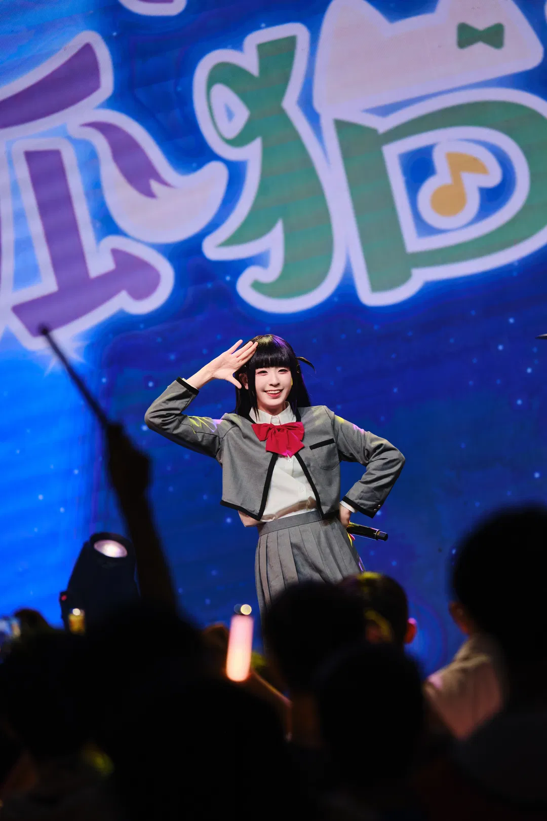 【大场奈奈cos】和露崎真昼一起在少女歌剧的舞台摇滚 - 第 10 张
