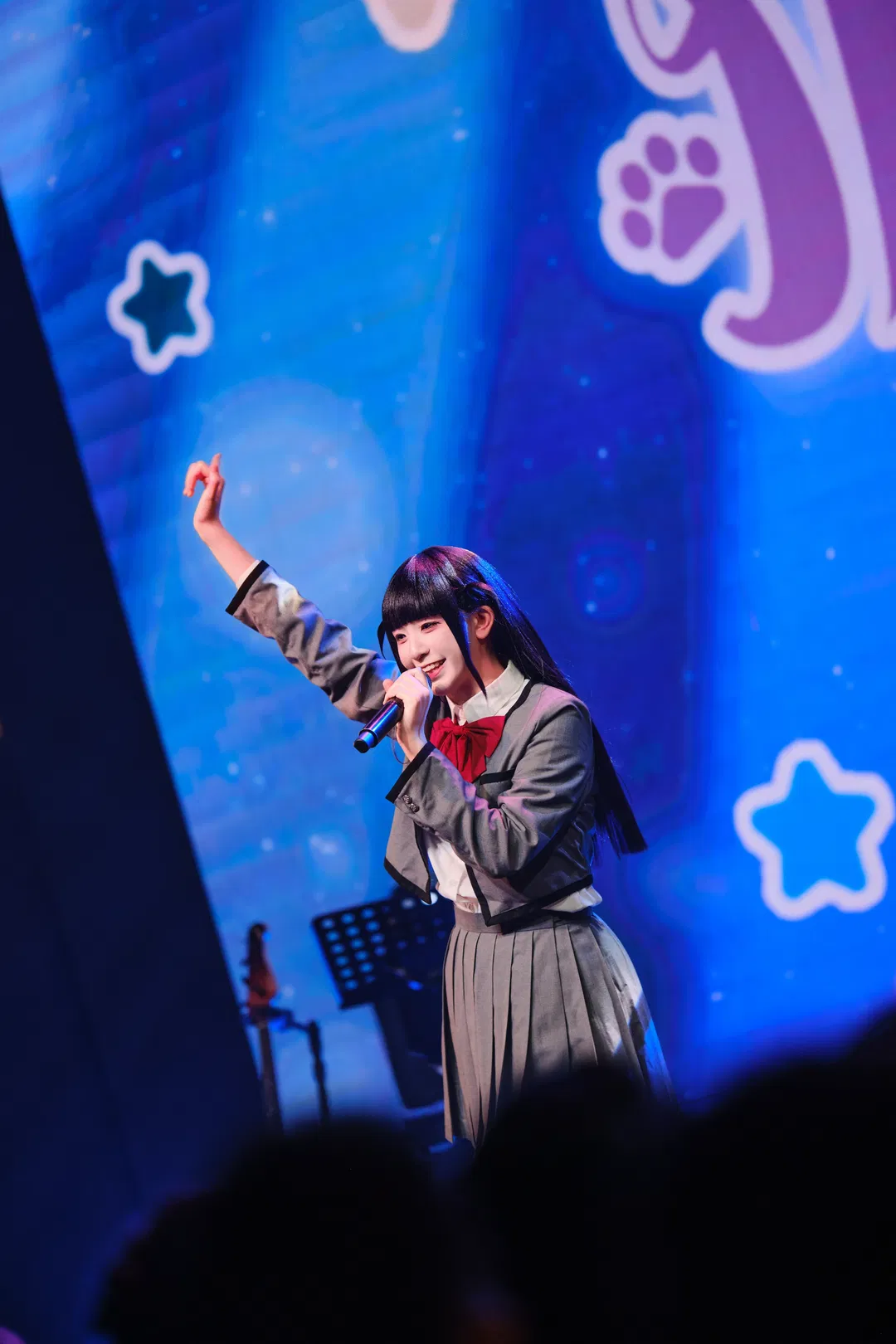 【大场奈奈cos】和露崎真昼一起在少女歌剧的舞台摇滚 - 第 12 张