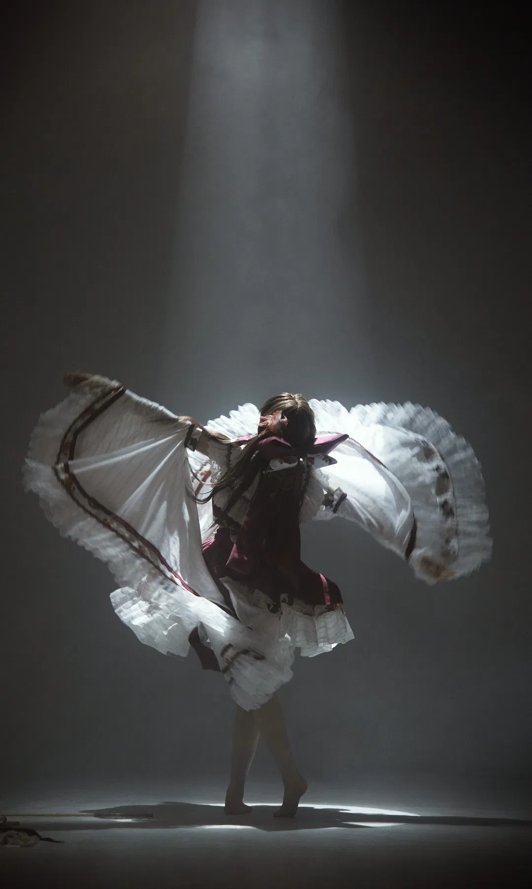 【博丽灵梦cos】光影下的东方二设巫女 - 第 3 张