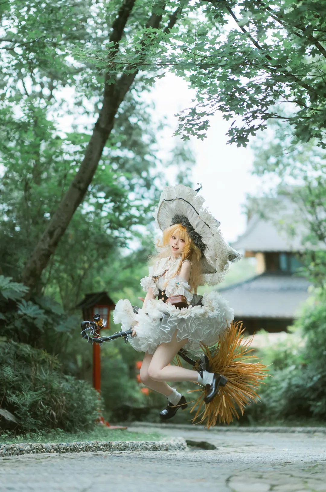 【雾雨魔理沙cos】骑着魔法扫帚飞奔而来 - 第 2 张