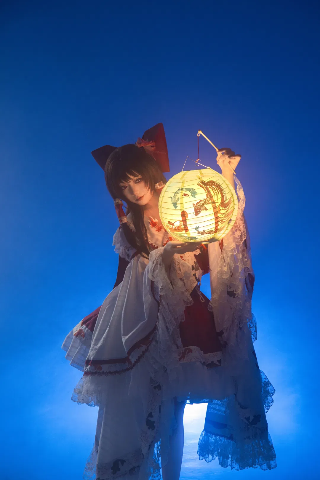 【博麗靈夢cos】東方二設，水與光影的幻想交織 - 第 4 張