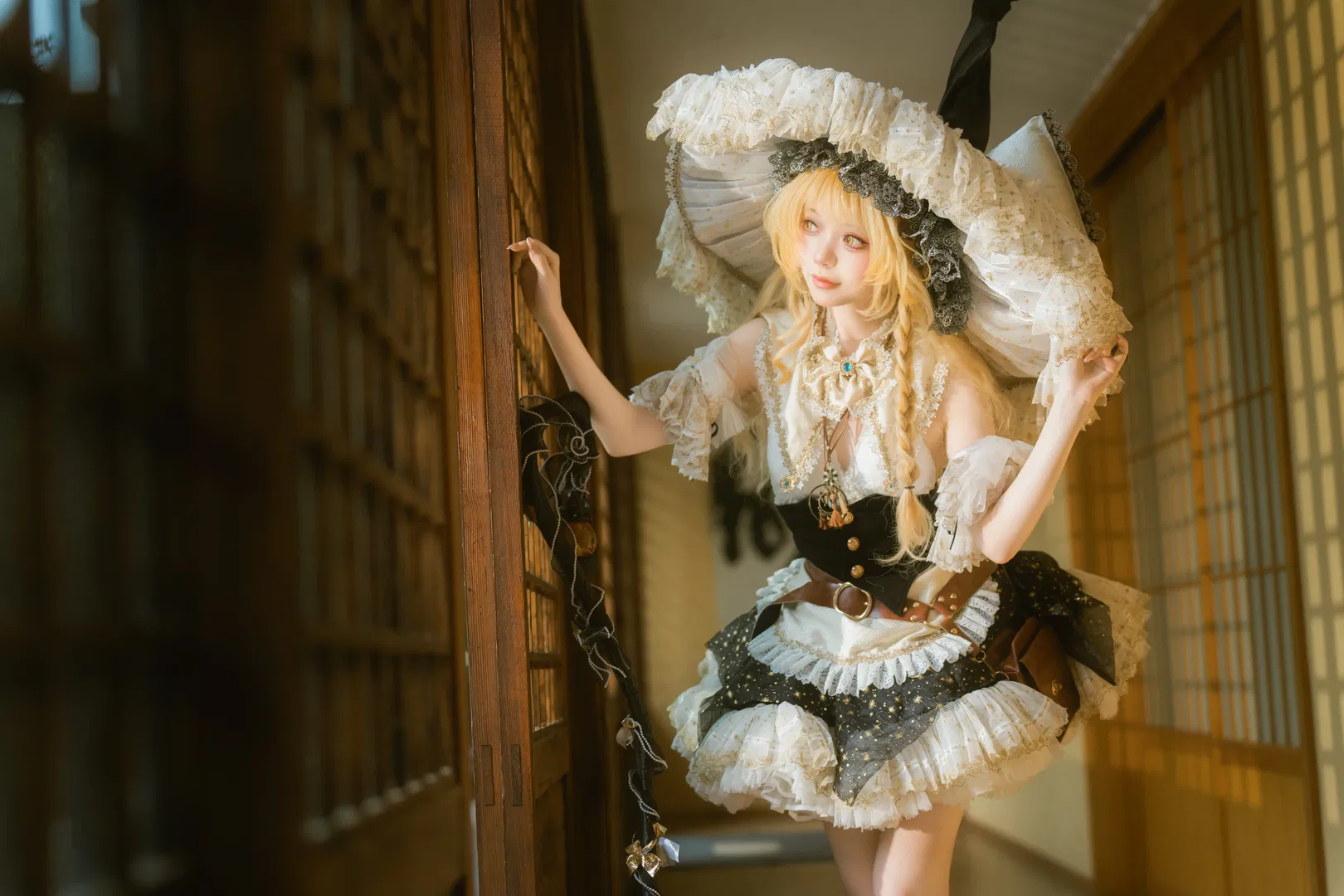 【魔理沙cos】东方project二设，日式长廊里的光影魔法使 - 第 3 张
