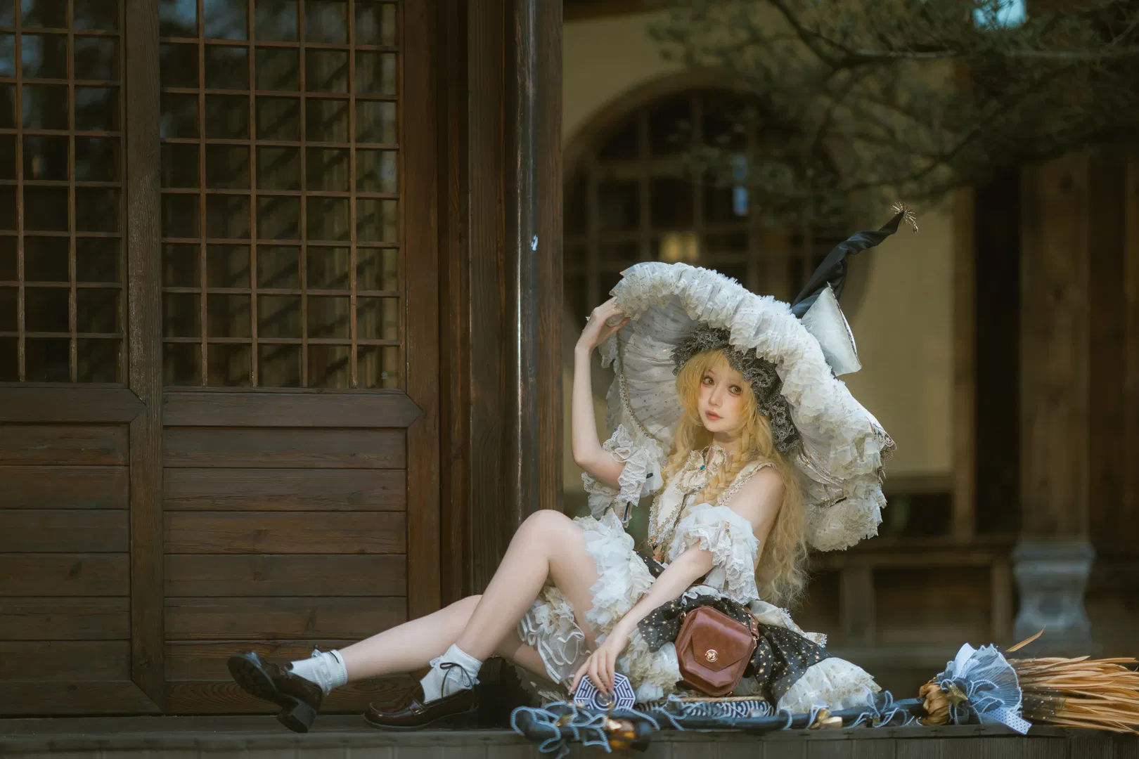 【魔理沙cos】东方project二设，日式长廊里的光影魔法使 - 第 5 张